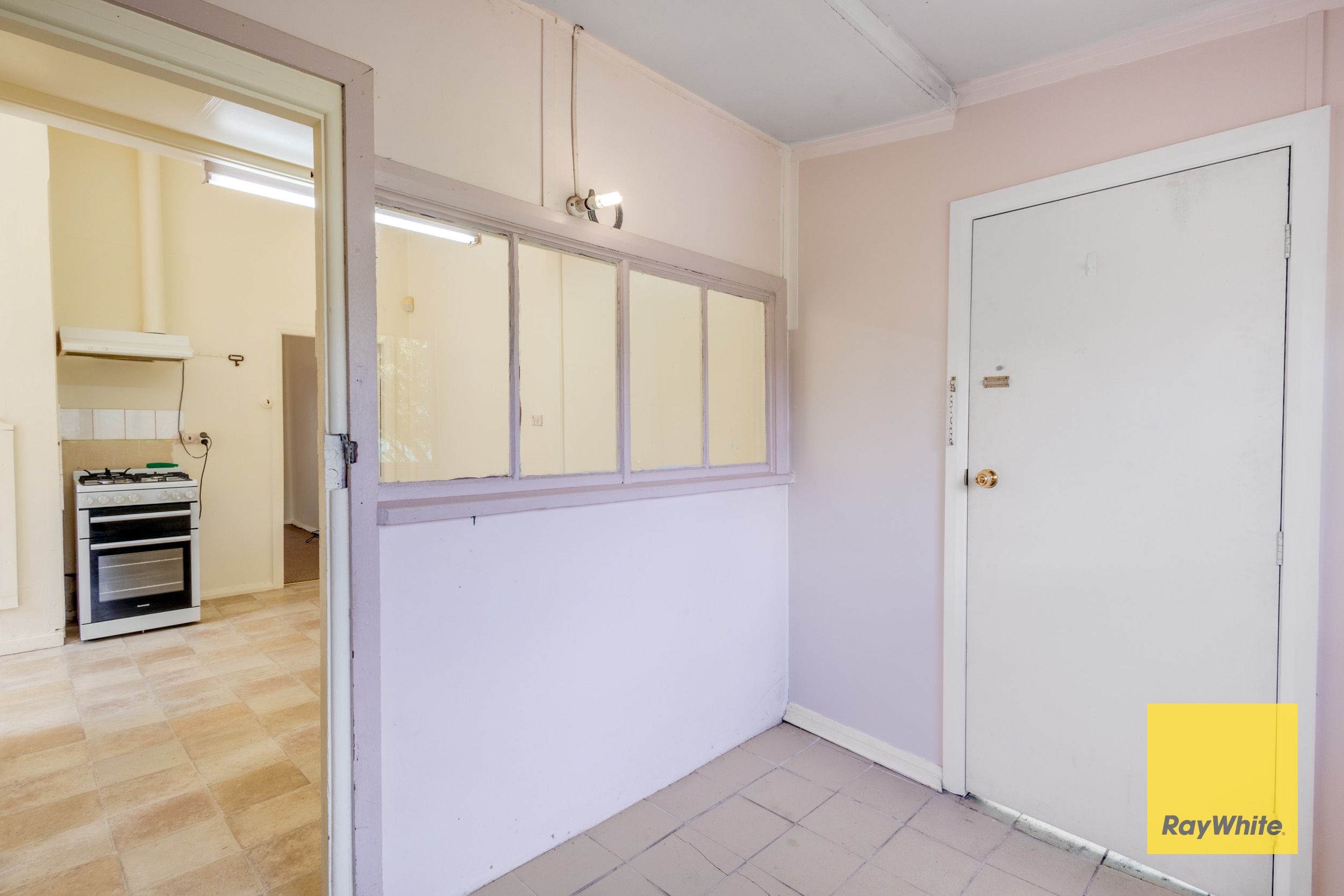 90 Laurence Street — photo 6 of 17