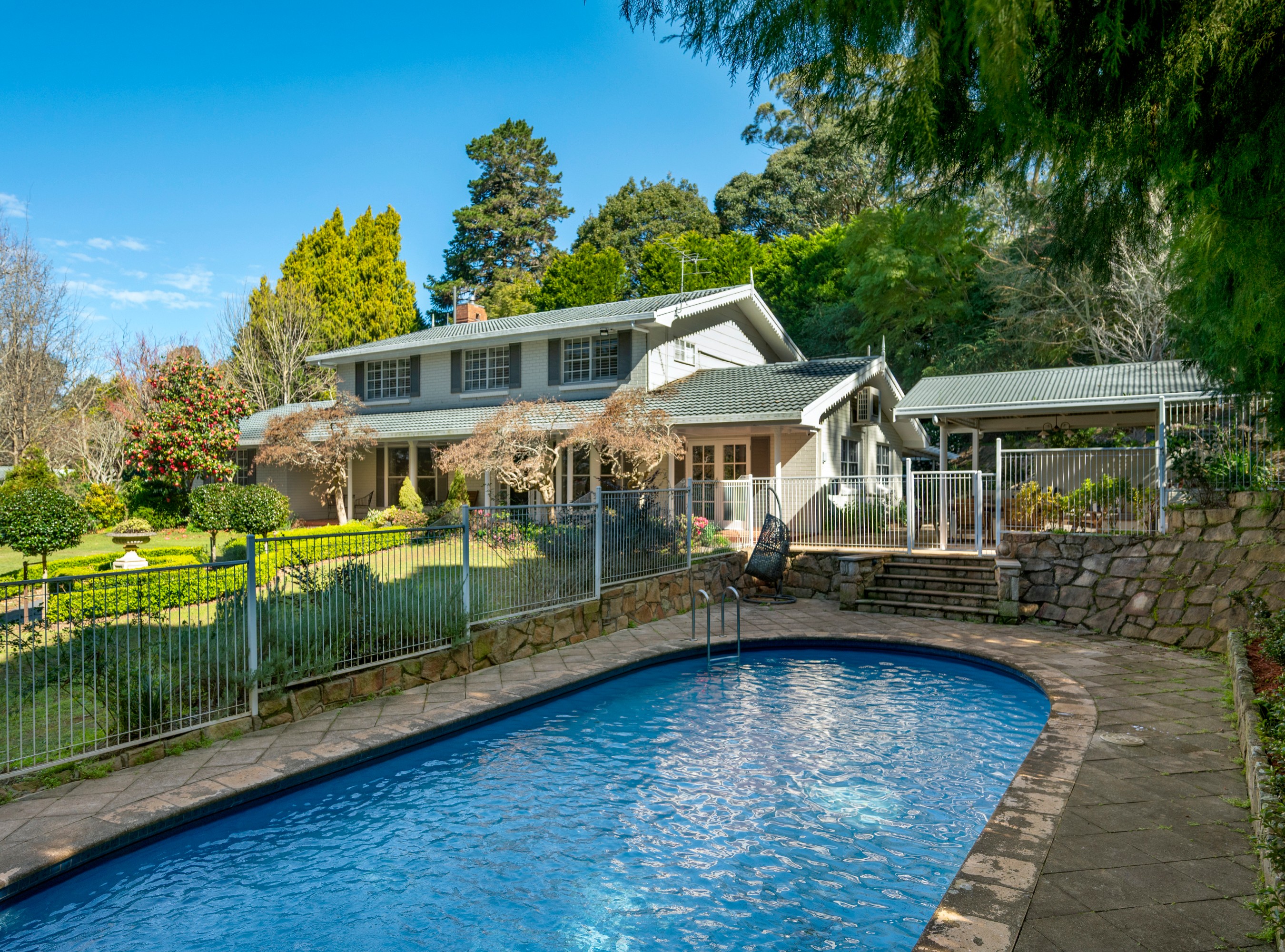 1 Flagstone Creek Road, Middle Ridge, QLD 4350