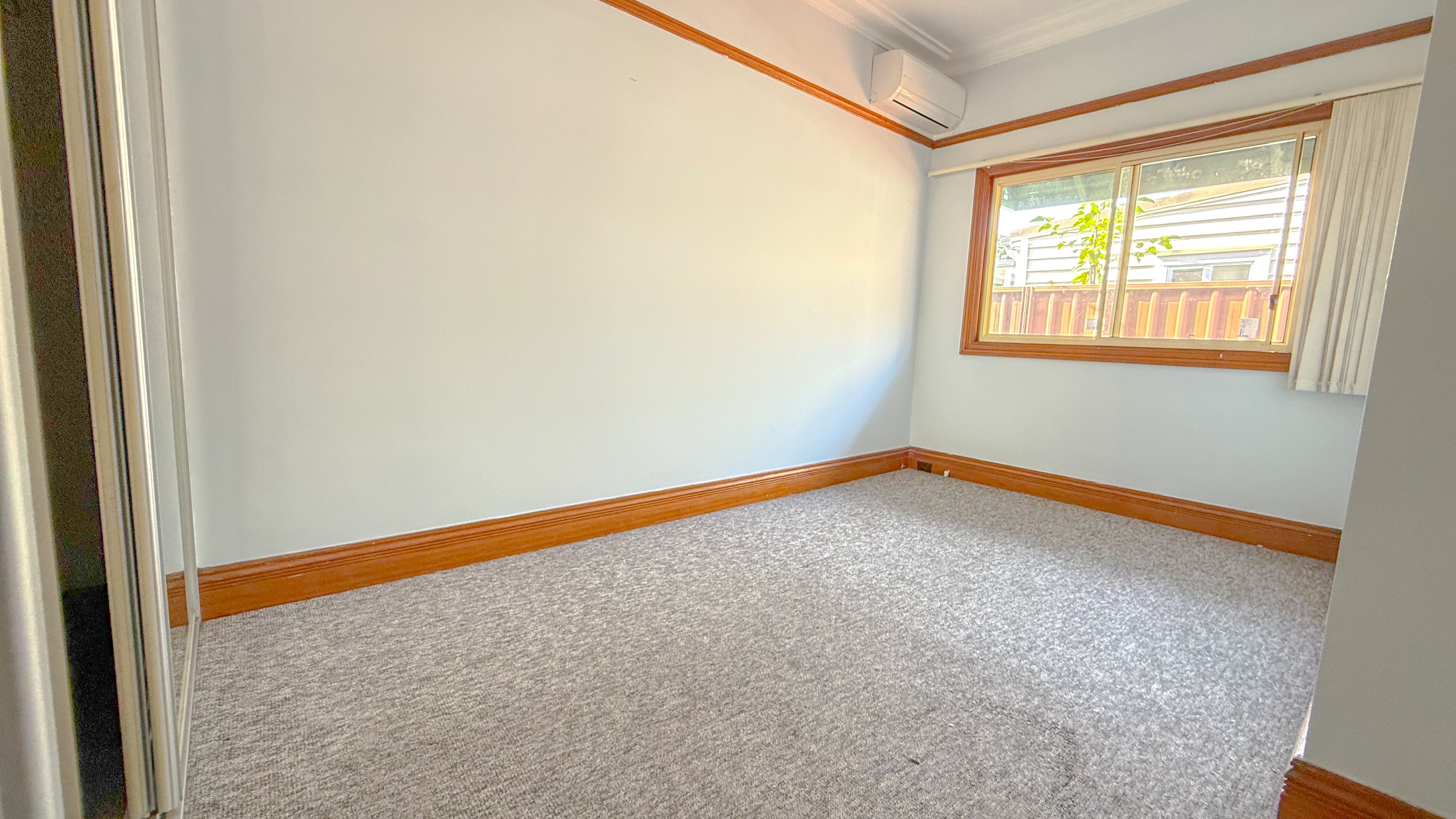 124 Orchardleigh Street — photo 5 of 8