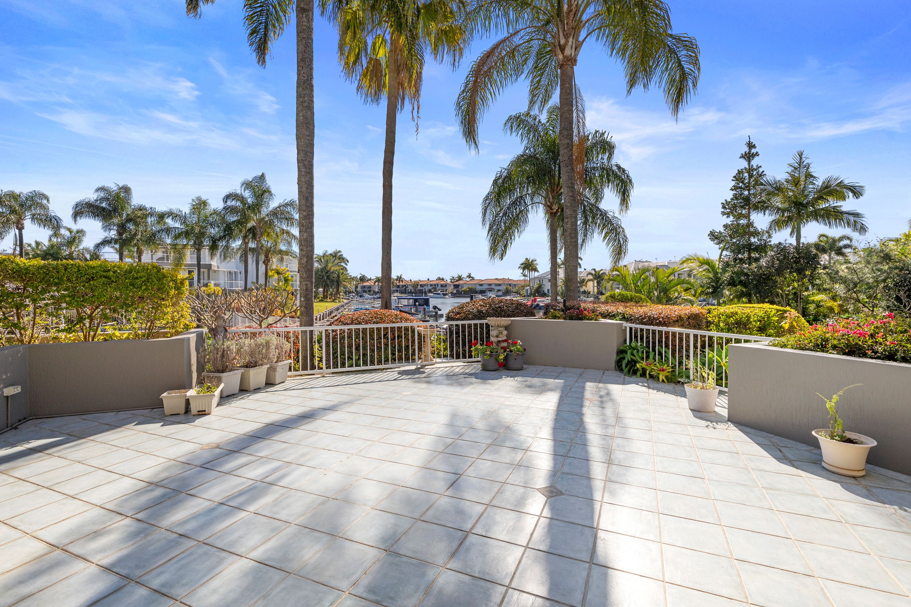 102/1 Lee Road, Runaway Bay, QLD 4216