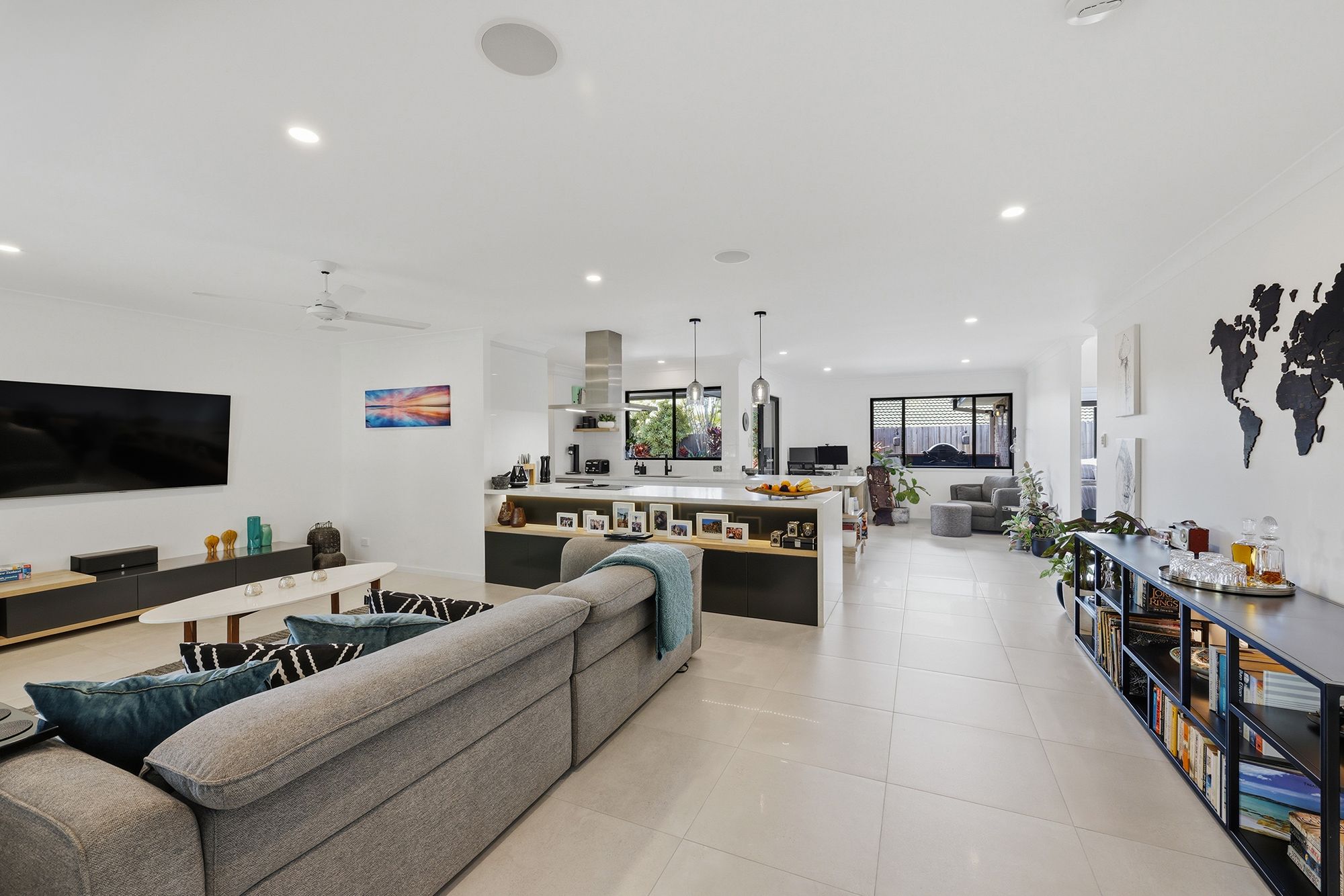 6 Breeana Court — photo 3 of 24