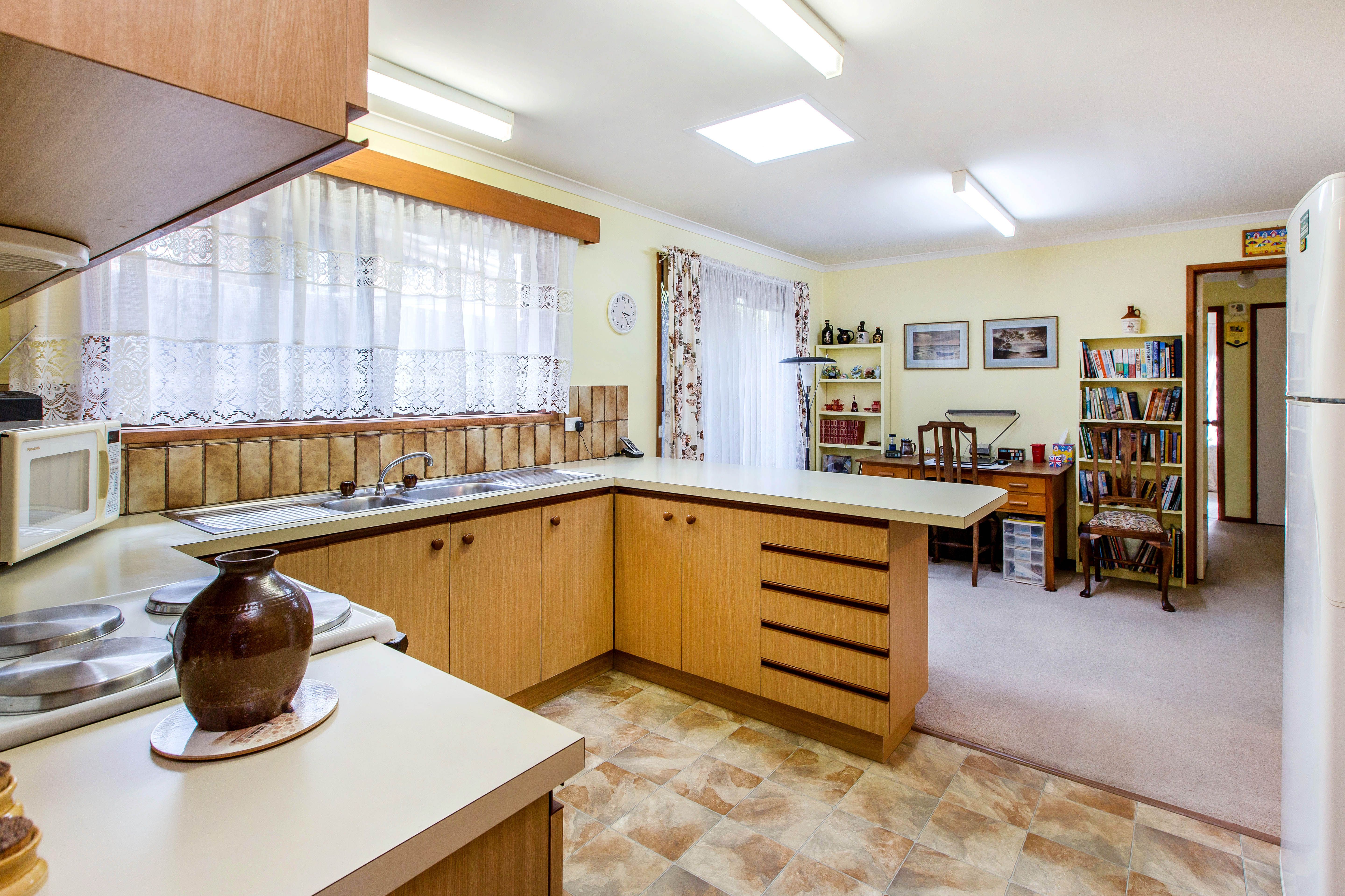 48 Sixth Avenue, Rosebud, VIC 3939