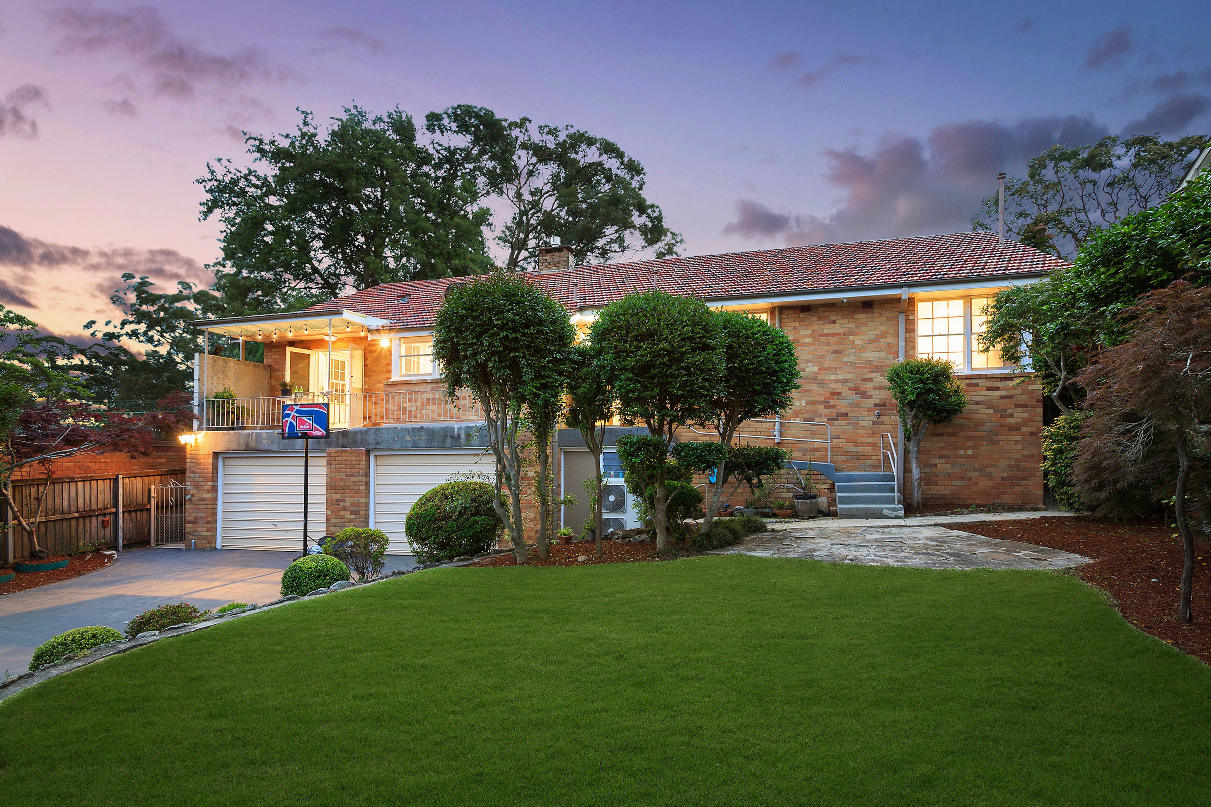 12 Stuart Street, Wahroonga, NSW 2076