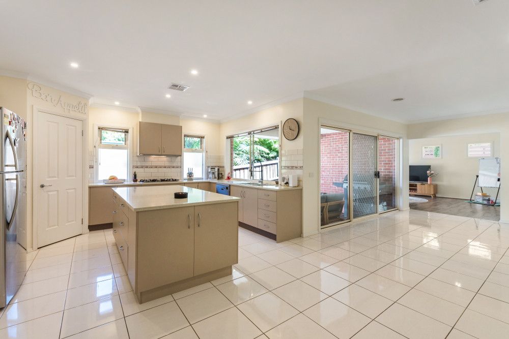85 Alexander Avenue, Upwey, VIC 3158
