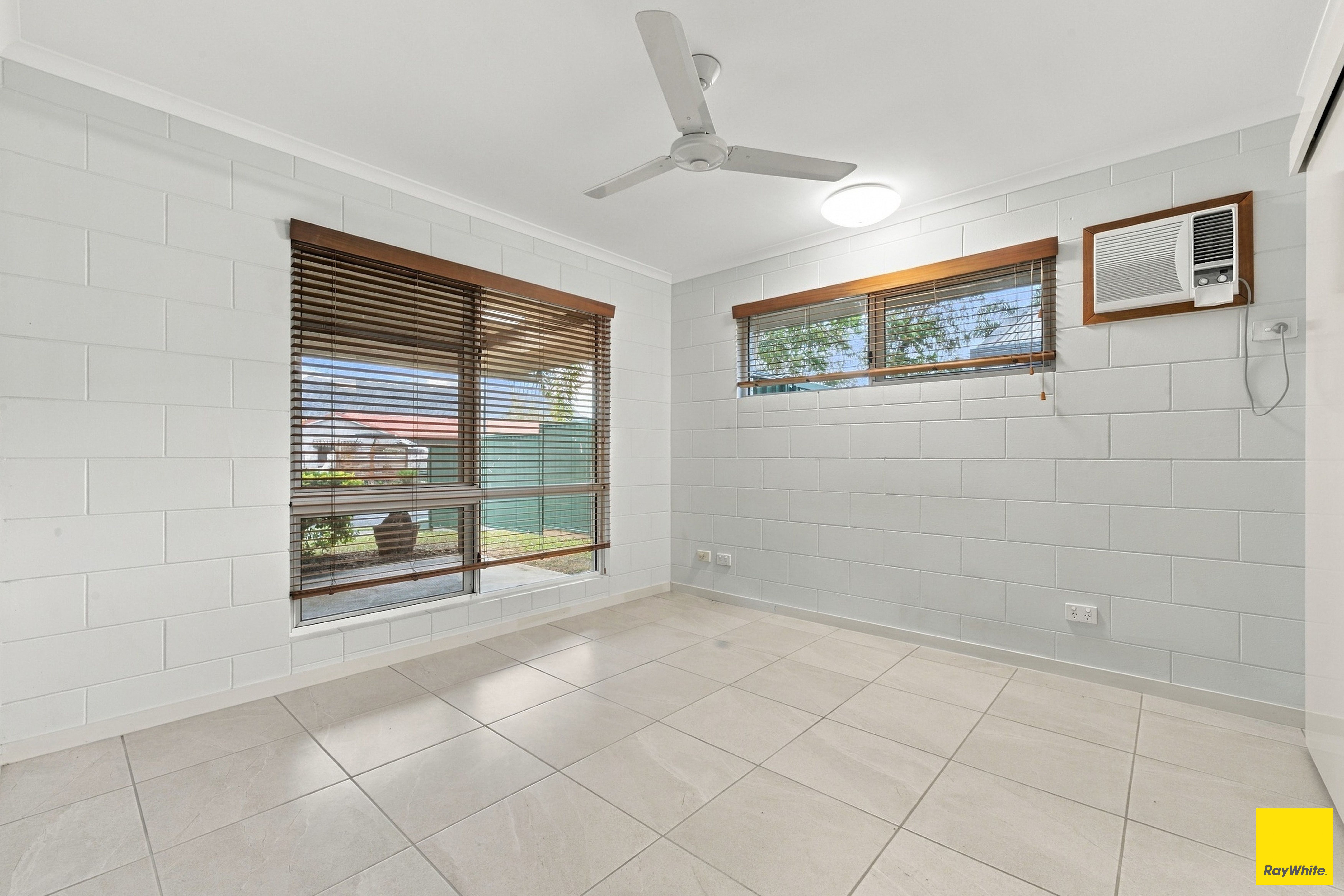 25 Del Manso Crescent — photo 15 of 24