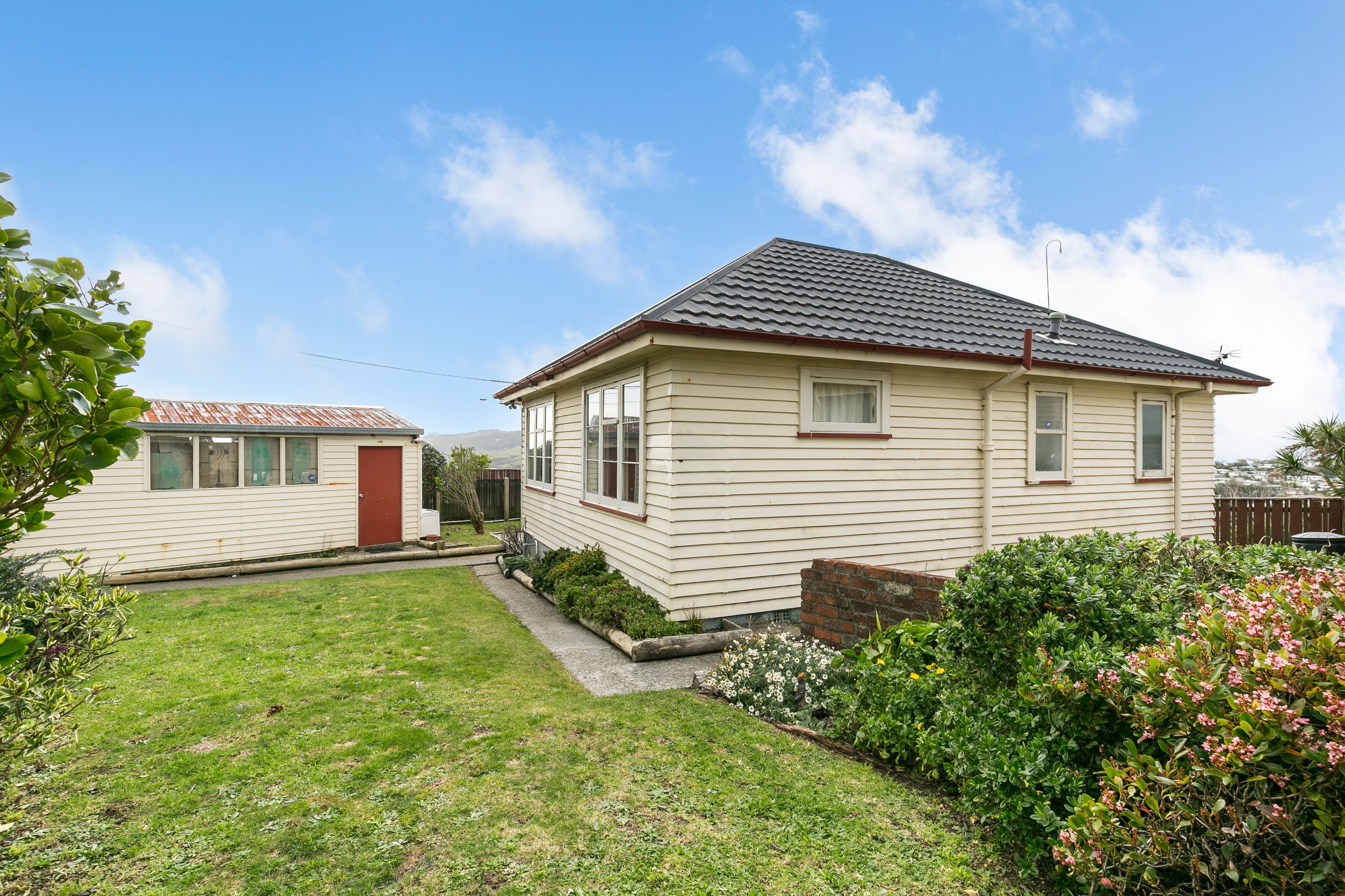 18 Ruskin Road, Newlands, Wellington City