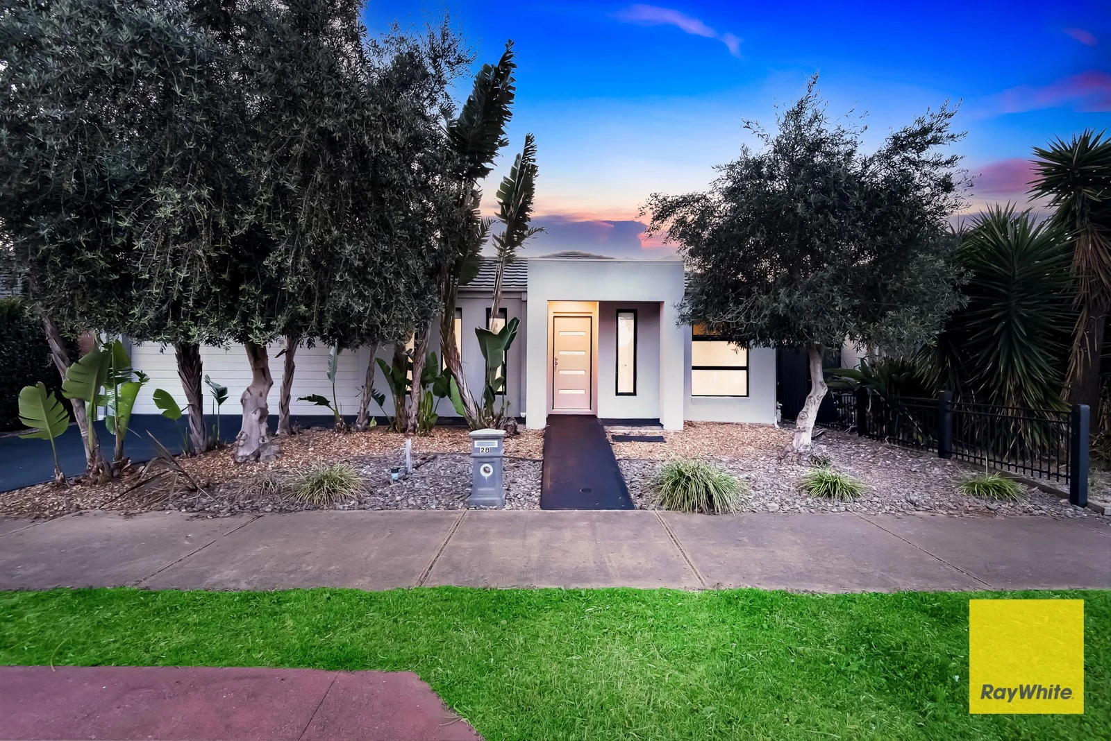 28 Florey Avenue, Point Cook, VIC 3030