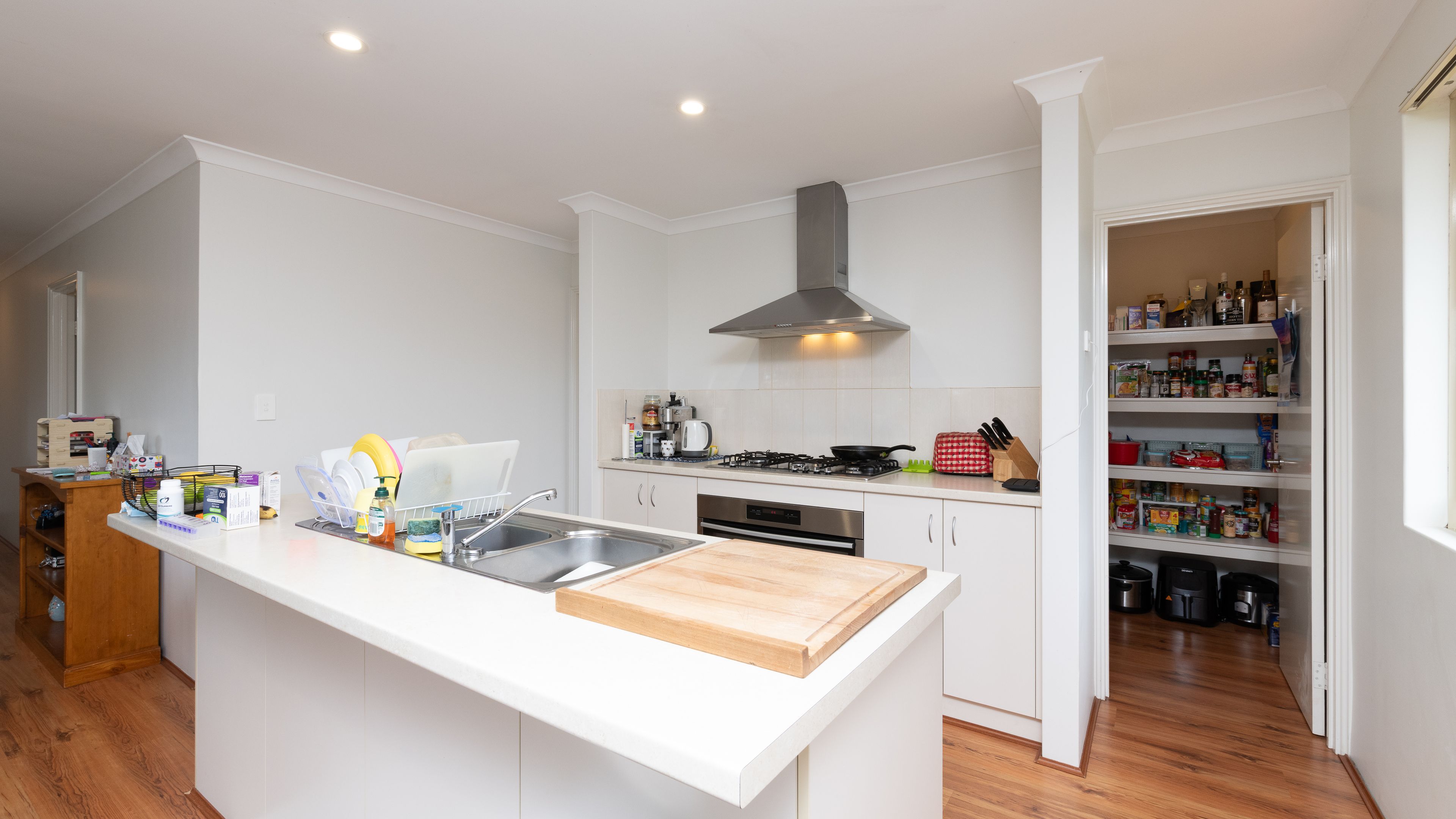8 Manor Ridge — photo 4 of 18