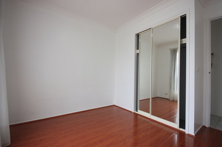 40 Hyacinth Avenue, Macquarie Fields, NSW 2564