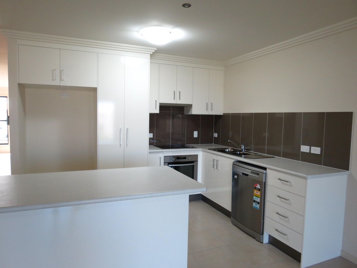 2/20 Wright Street, Emerald, QLD 4720