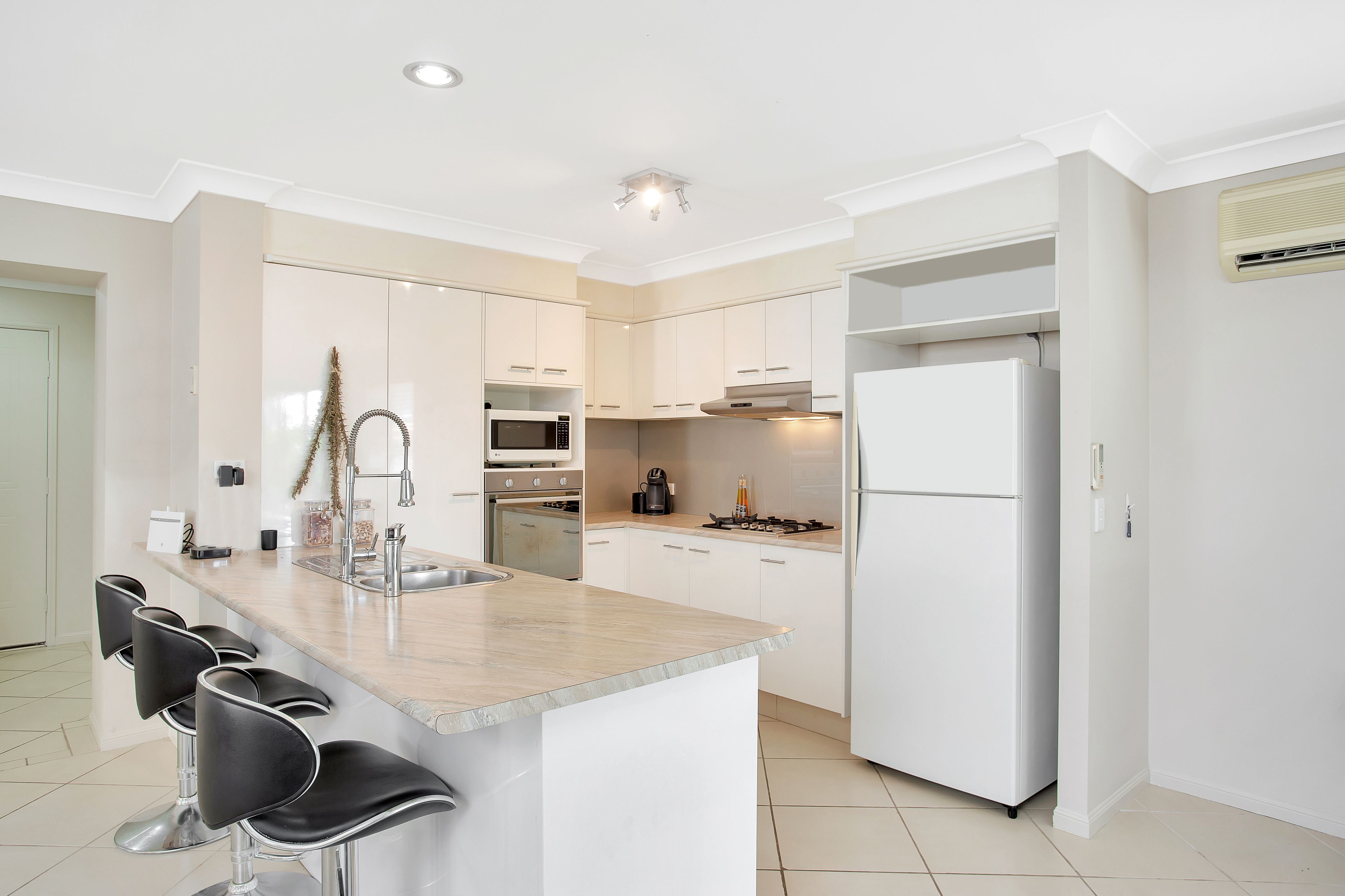 102/31 Langport Parade, Mudgeeraba, QLD 4213