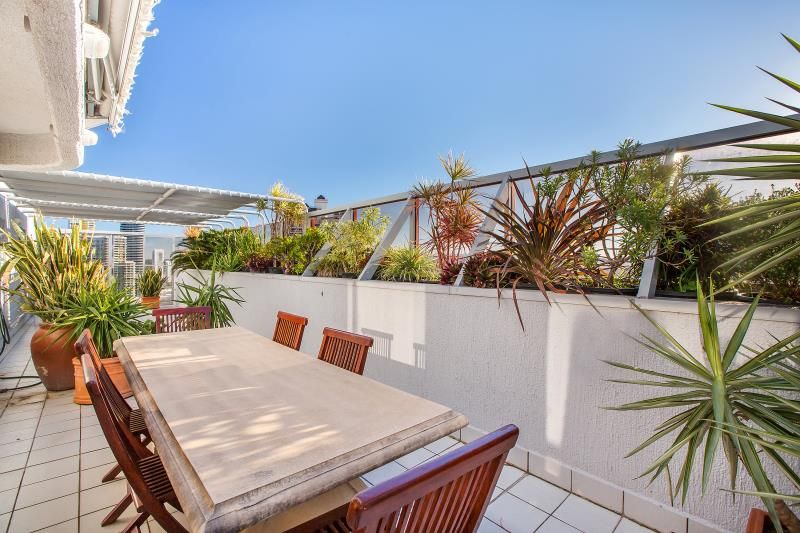 24/7 Britannia Avenue, Broadbeach, QLD 4218