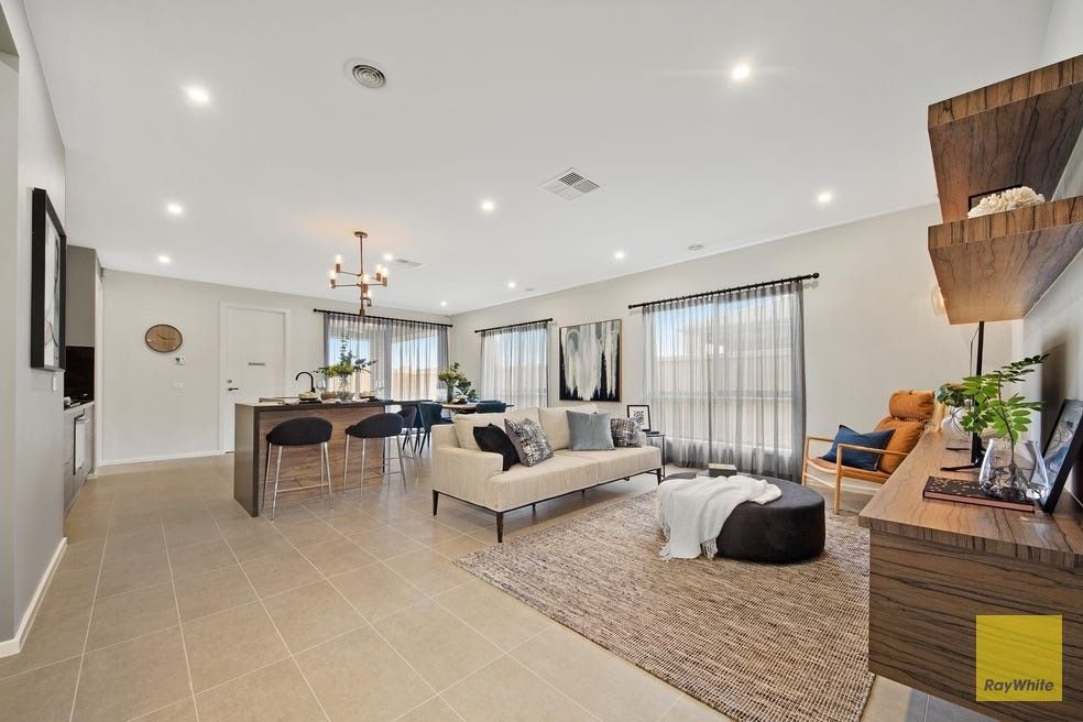 20 Wiltshire Boulevard — photo 4 of 16