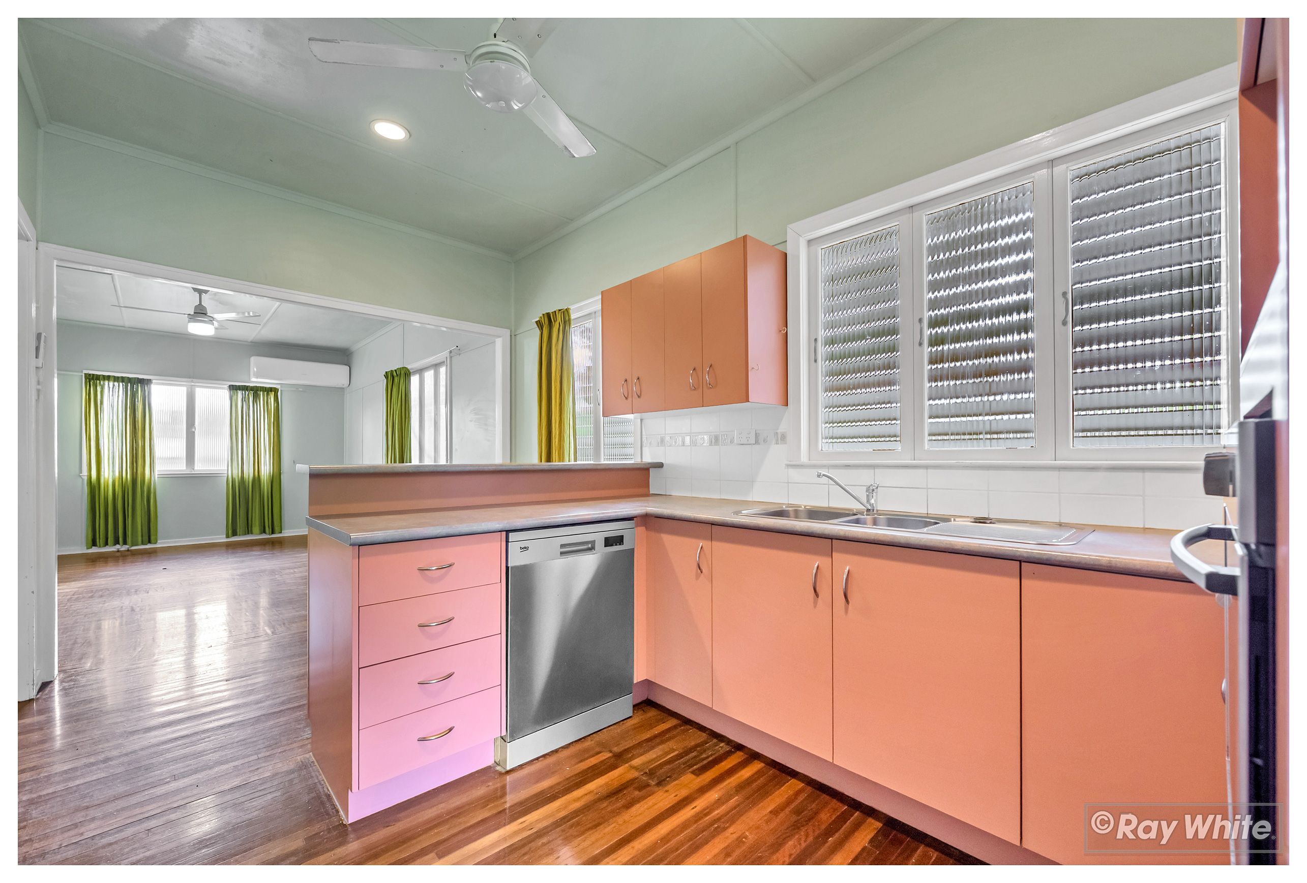 2 Martin Street, Park Avenue, QLD 4701