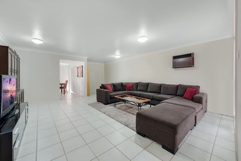 1 Kylie Place, Ingleburn, NSW 2565
