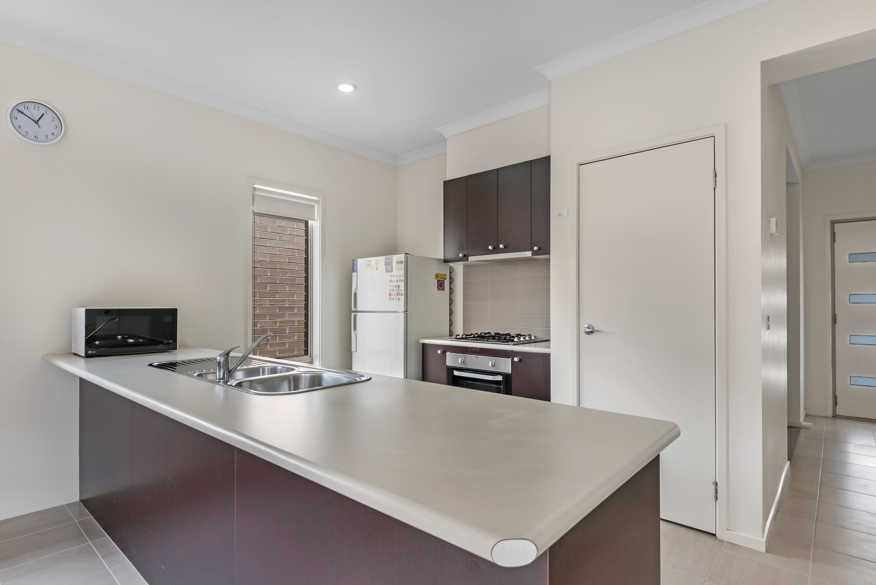 27 Clarendon Avenue, Craigieburn, VIC 3064
