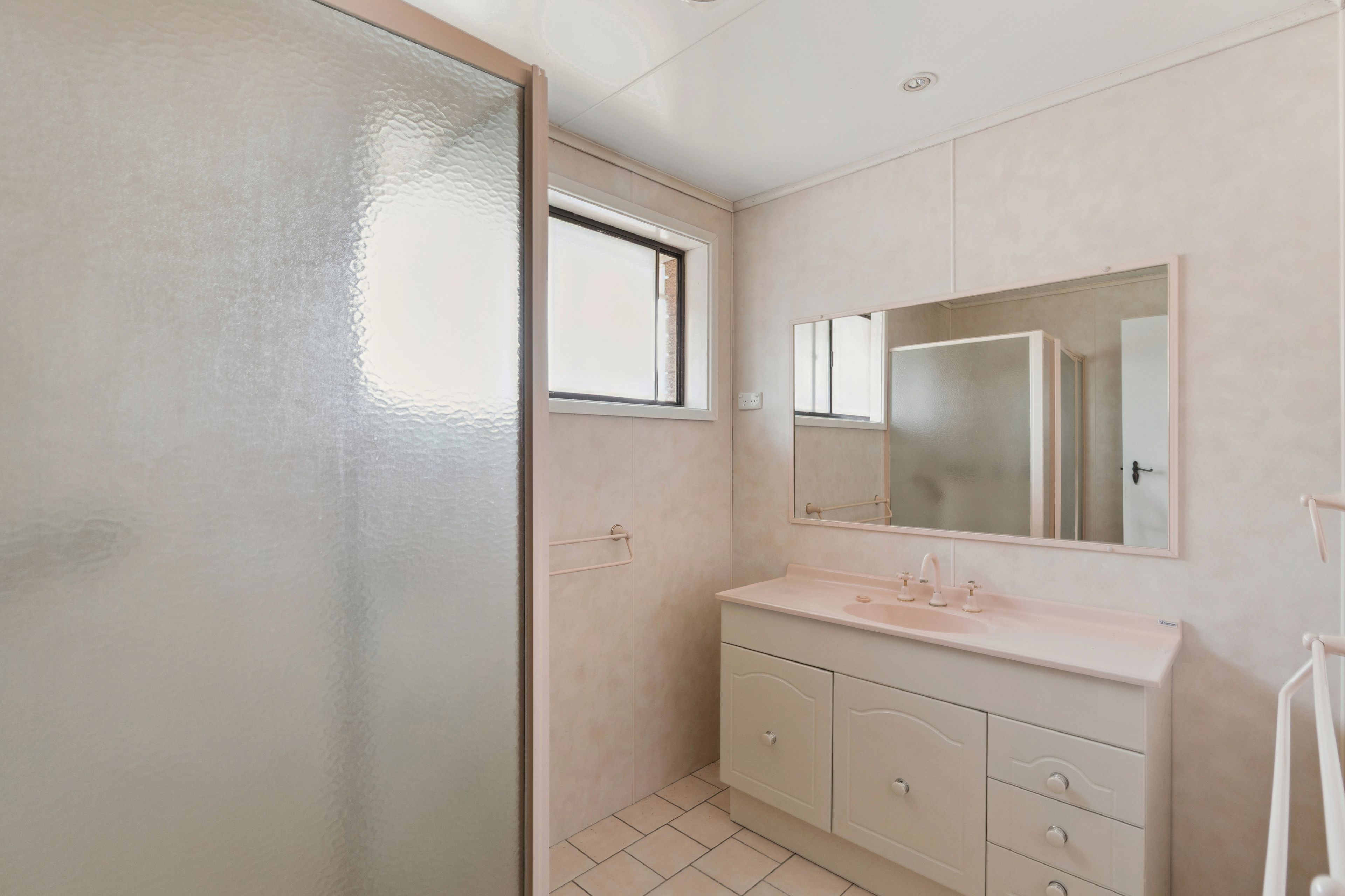 15 Glenview Street — photo 8 of 10