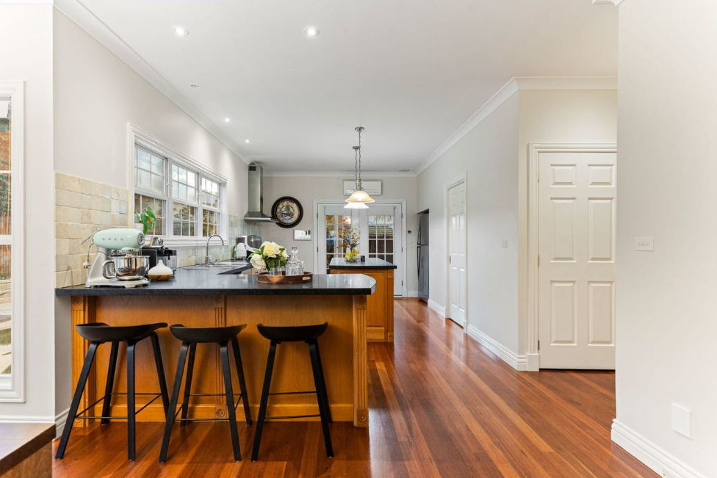 8 Watkins Grove — photo 4 of 24