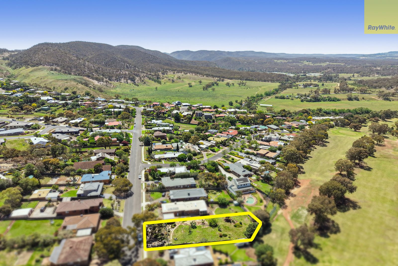 24 Links Road, Darley, VIC 3340