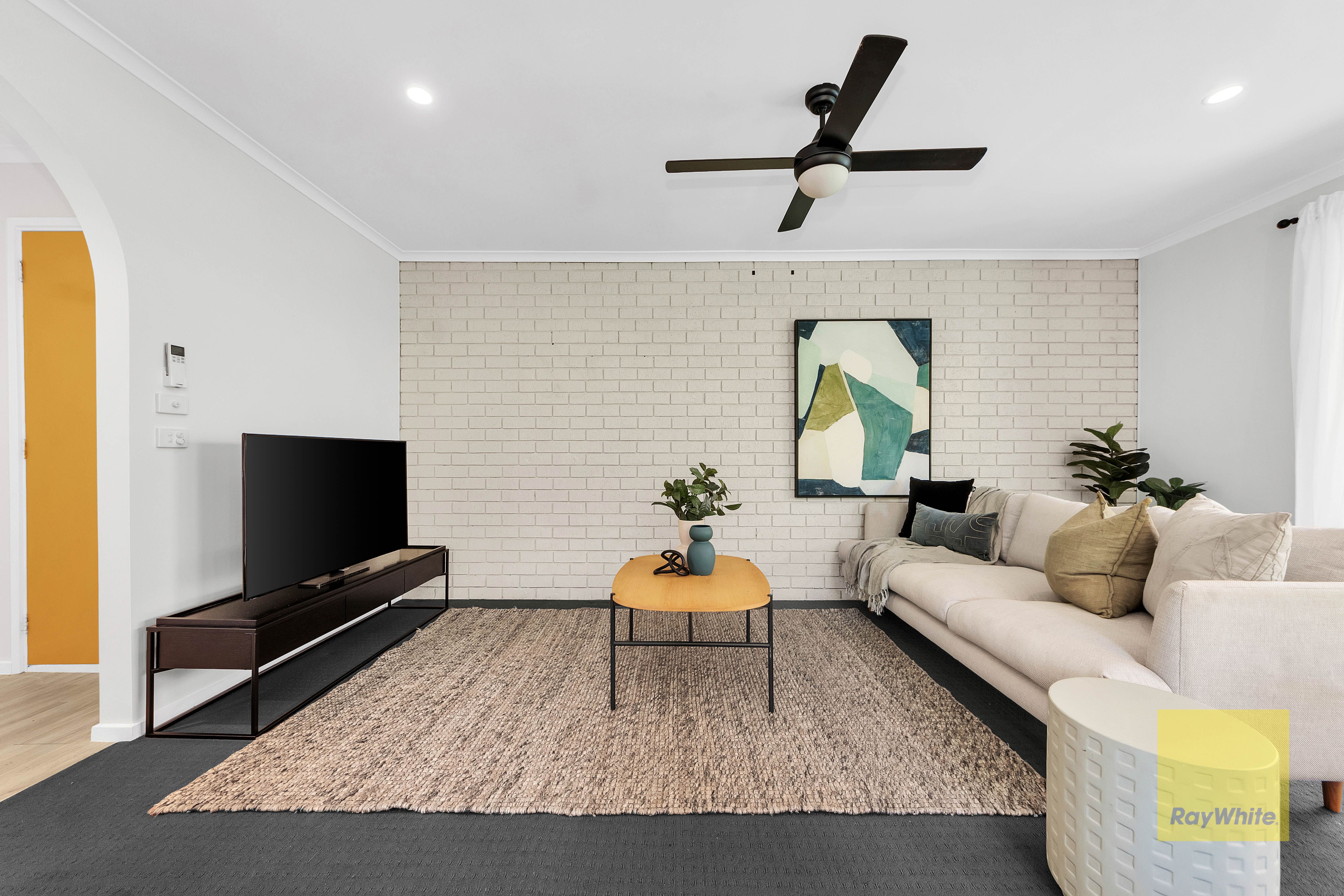2/2-6 Christie Street — photo 3 of 11