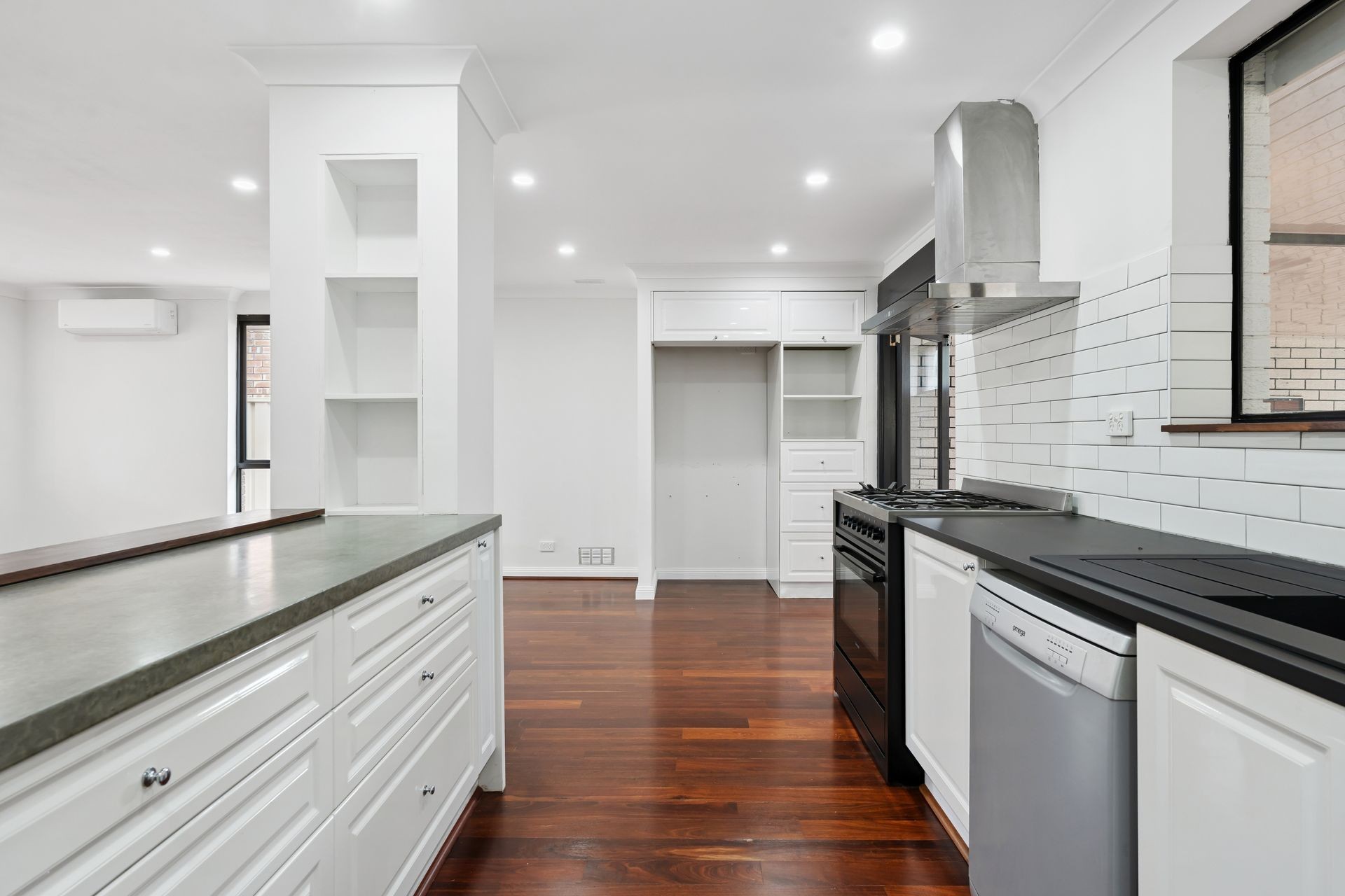 32 Fenellia Crescent, Craigie, WA 6025