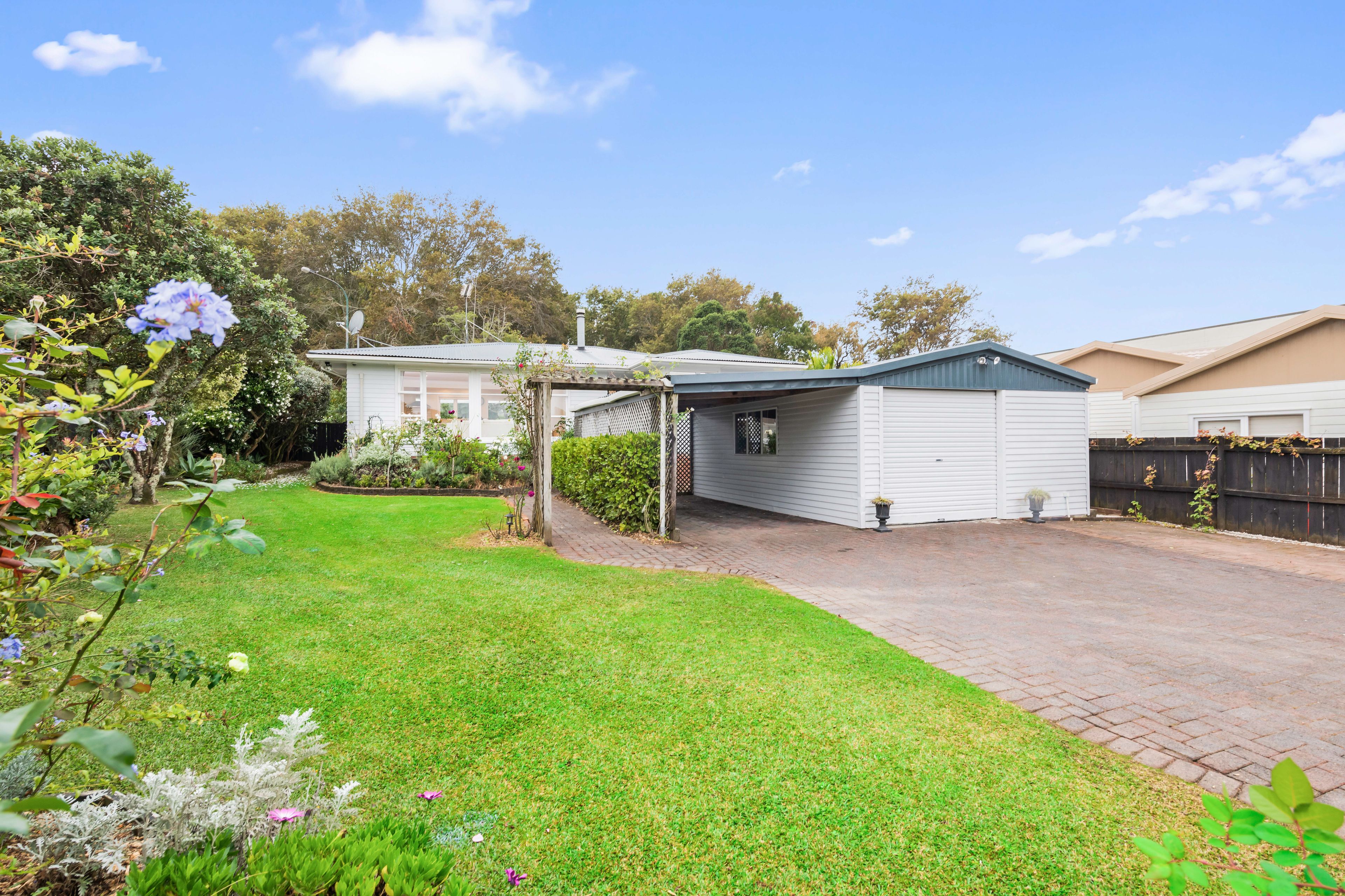 21 Chartwell Avenue, Glenfield, North Shore City