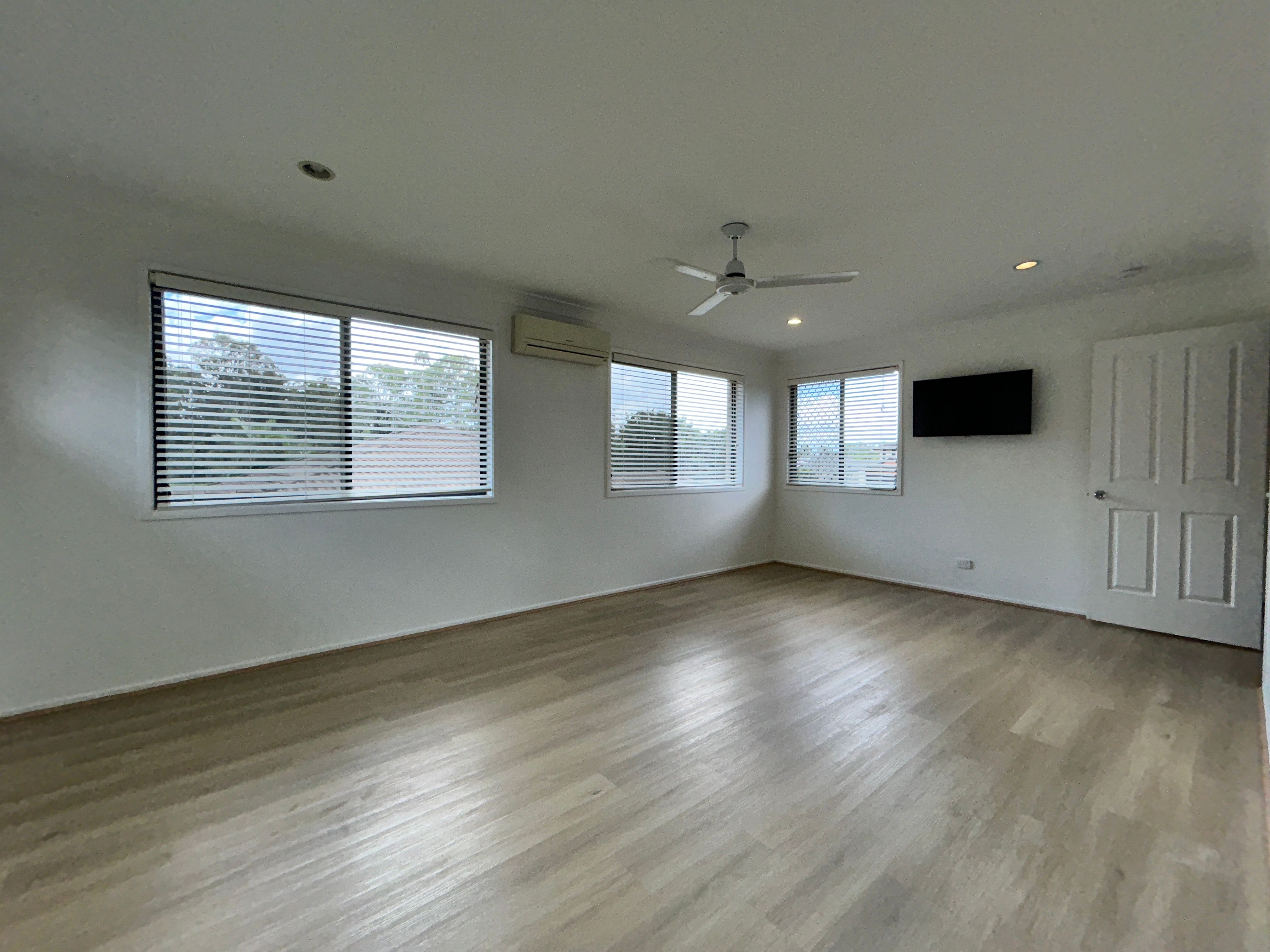 73 Hollywood Avenue — photo 11 of 30