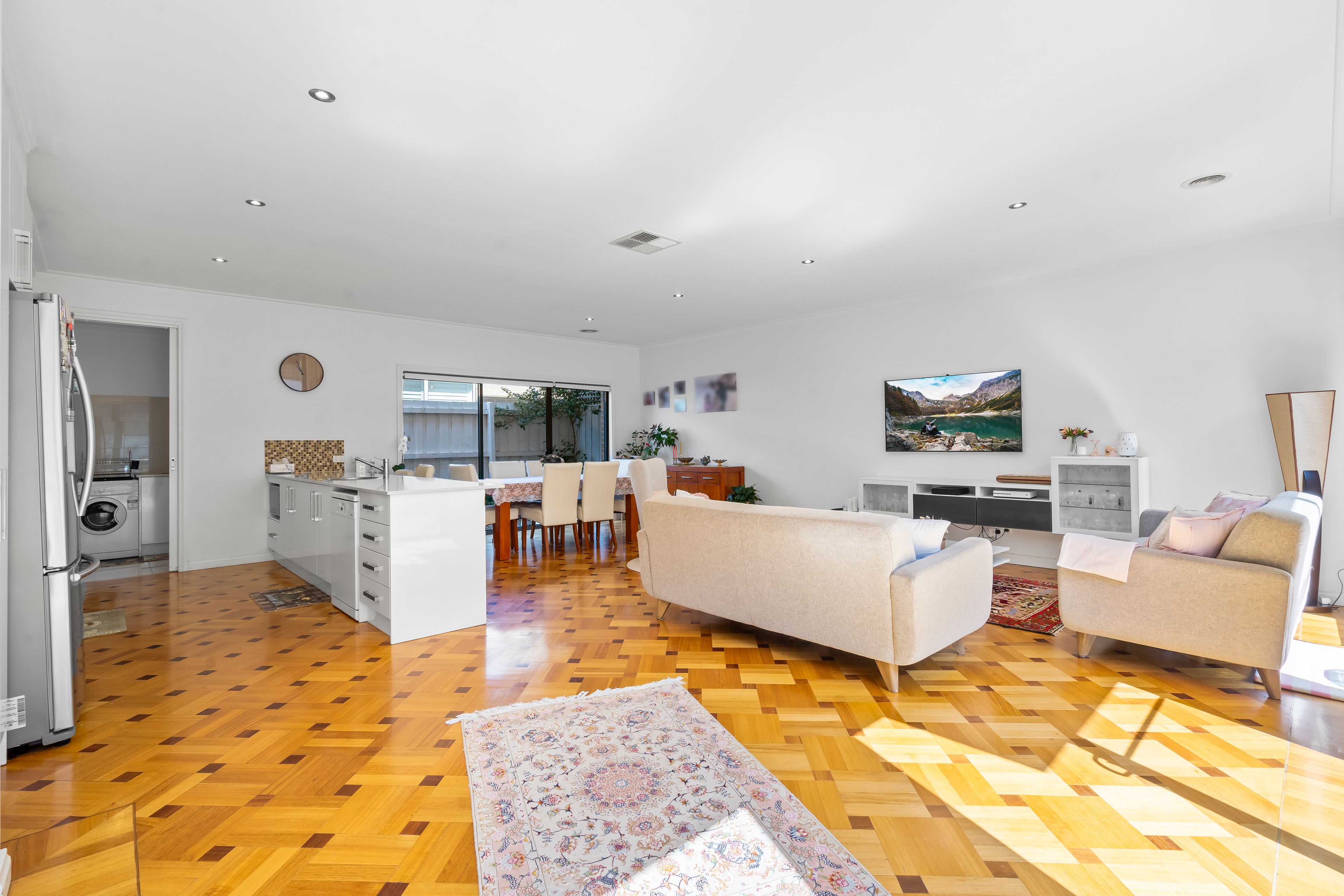 47 Hilda Street — photo 4 of 12
