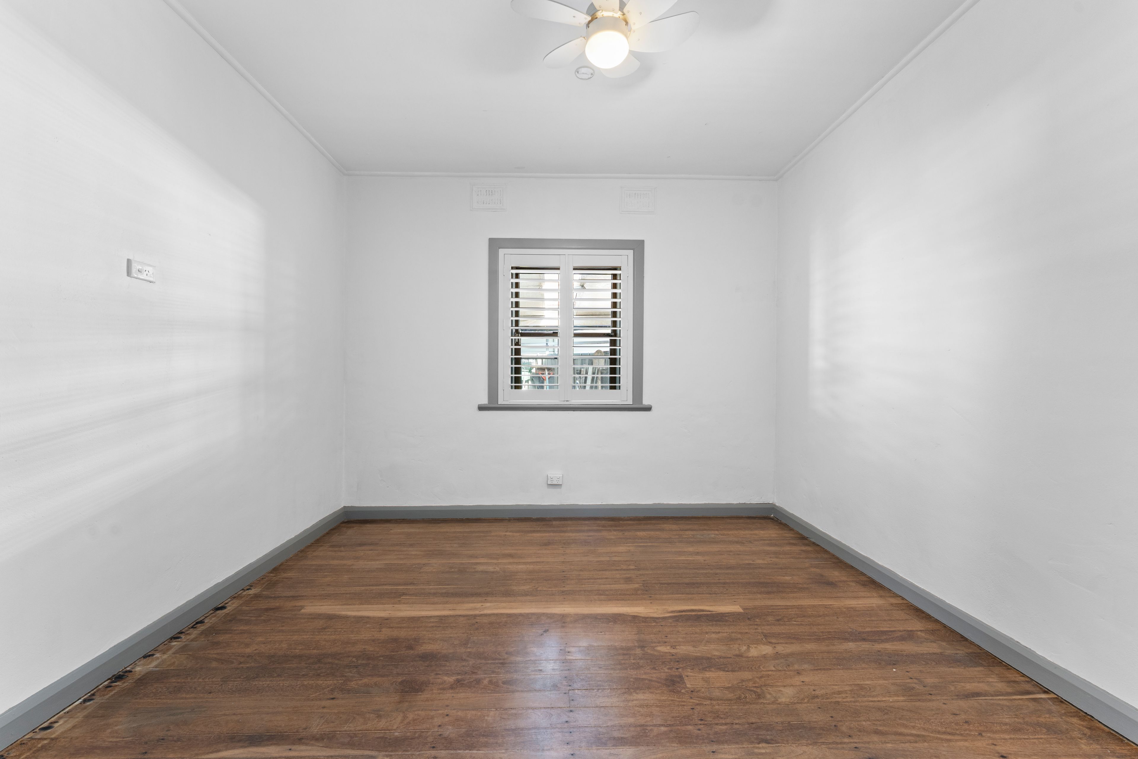 176 Parkes Street — photo 10 of 13