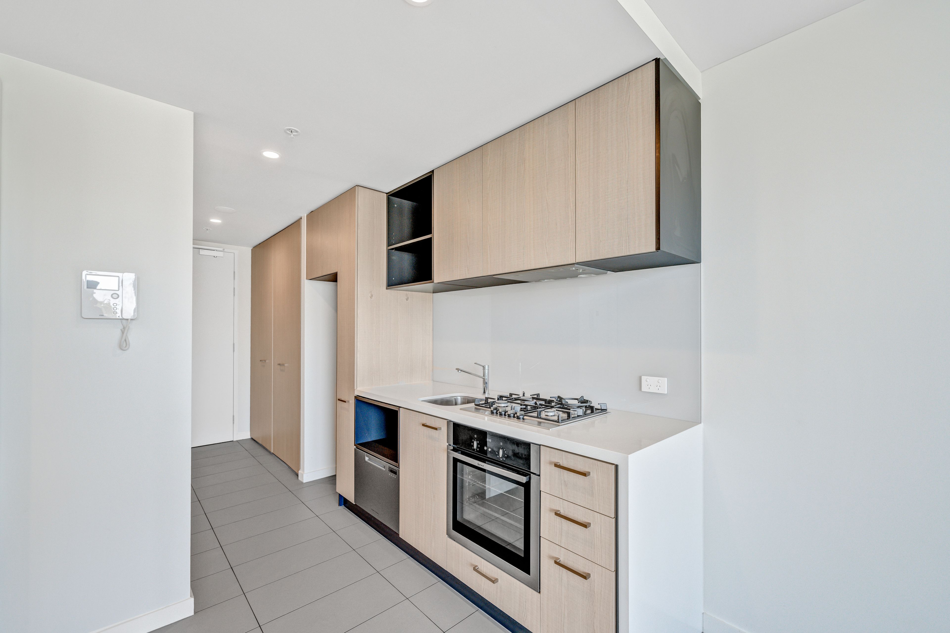 320/8 Railway Road, Cheltenham, VIC 3192