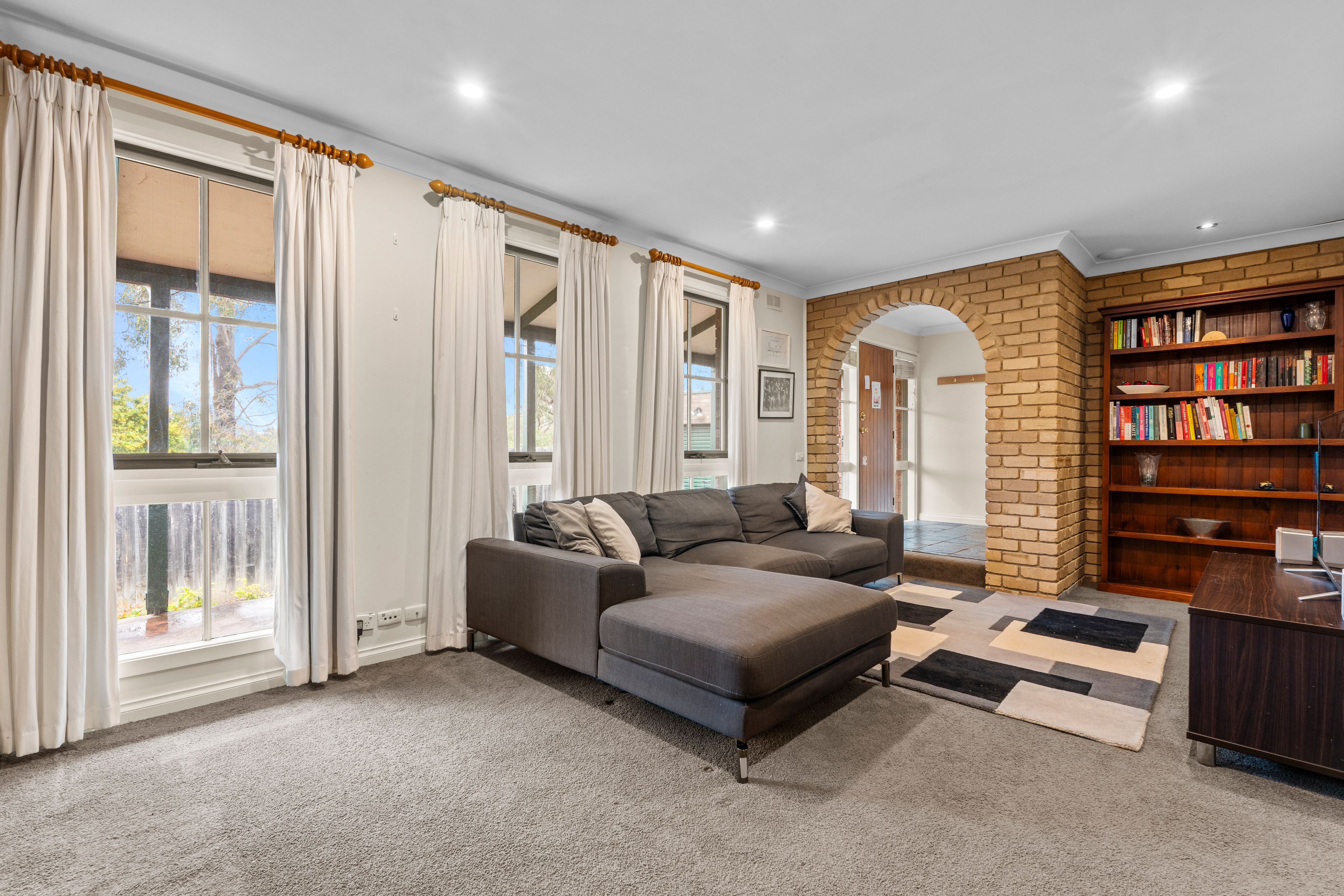 7 Angus Court — photo 3 of 15