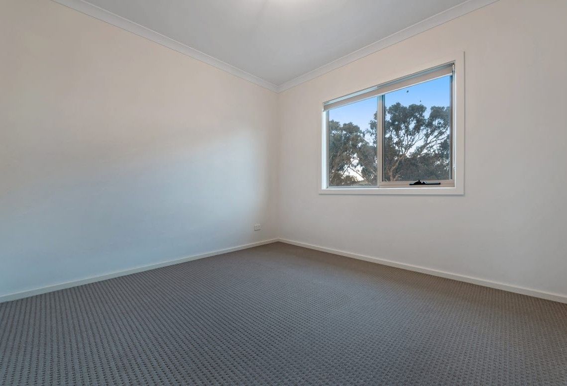 18 Ryrie Grove — photo 9 of 12