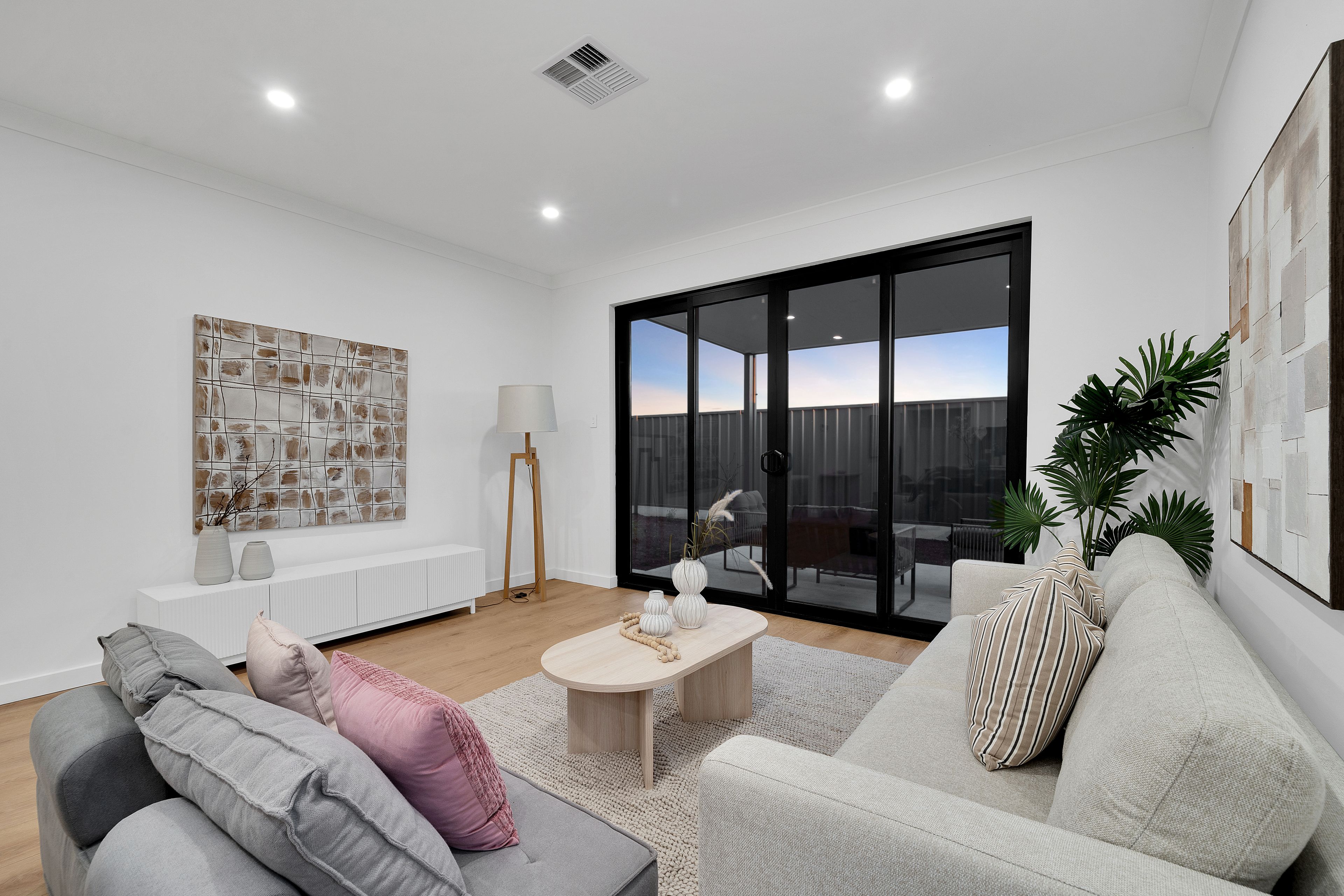 18 Amelie Avenue — photo 11 of 28