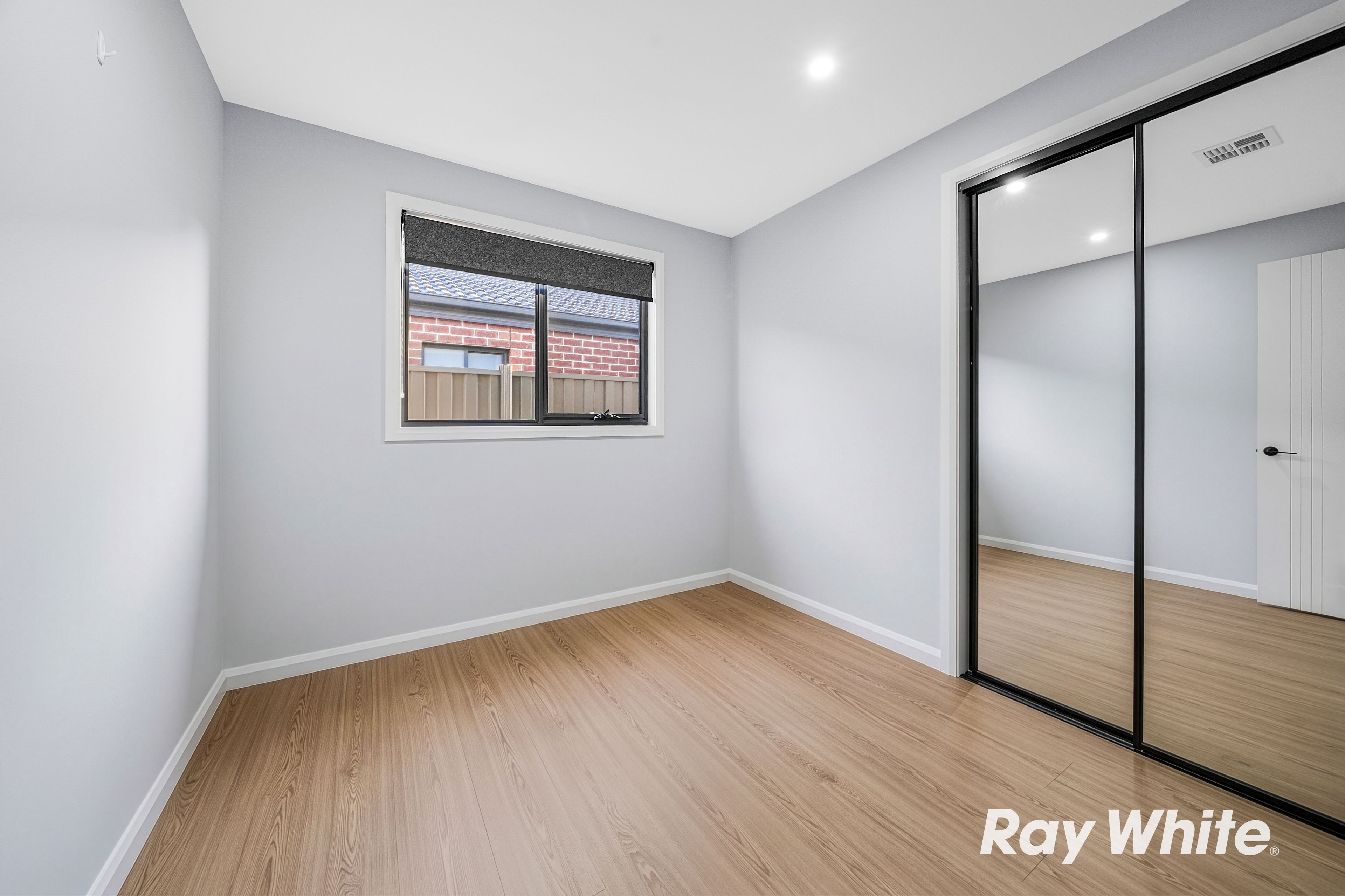 61 Brown Boulevard — photo 9 of 17