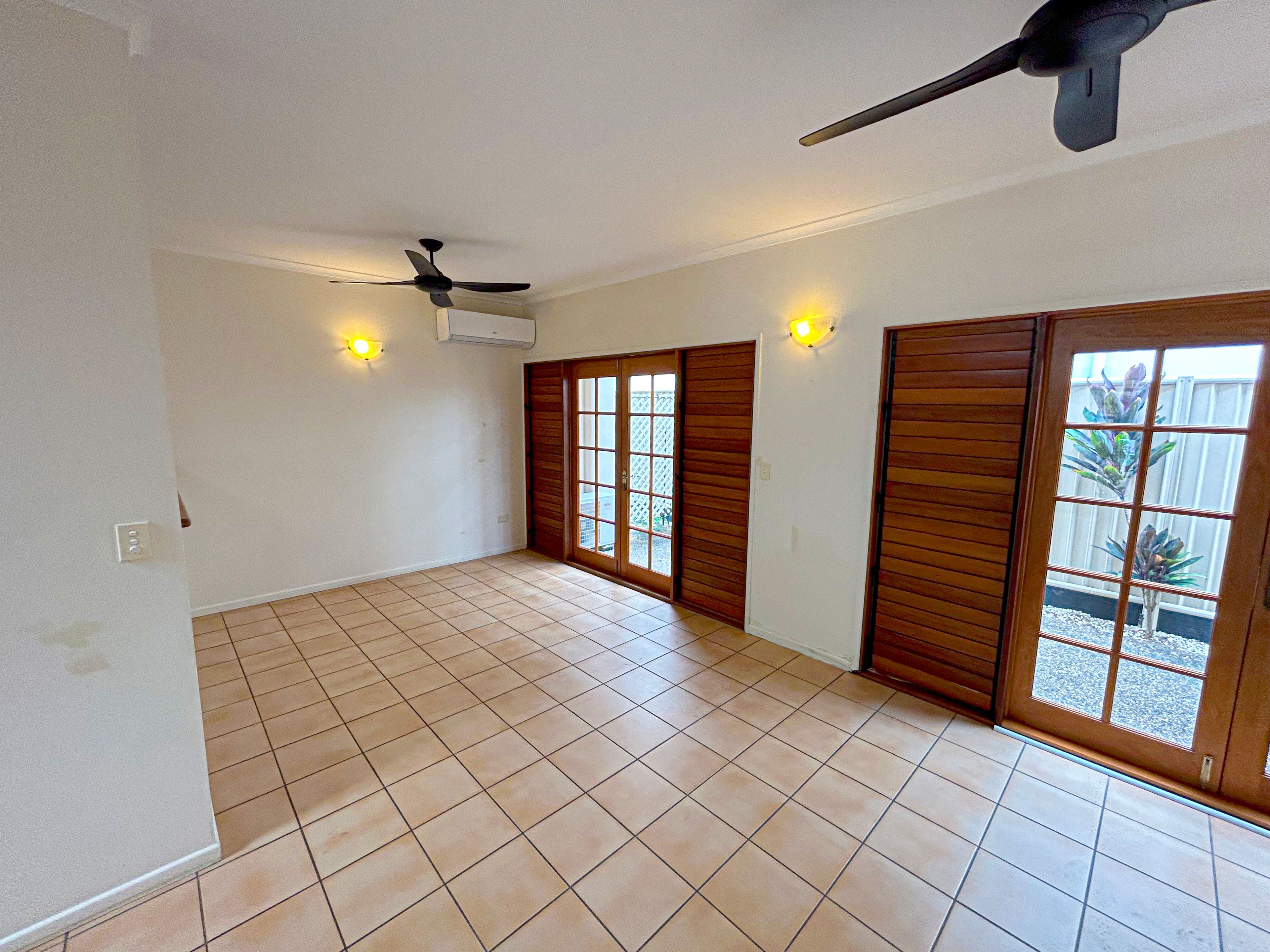 2/7 Harpa Street, Palm Cove, QLD 4879