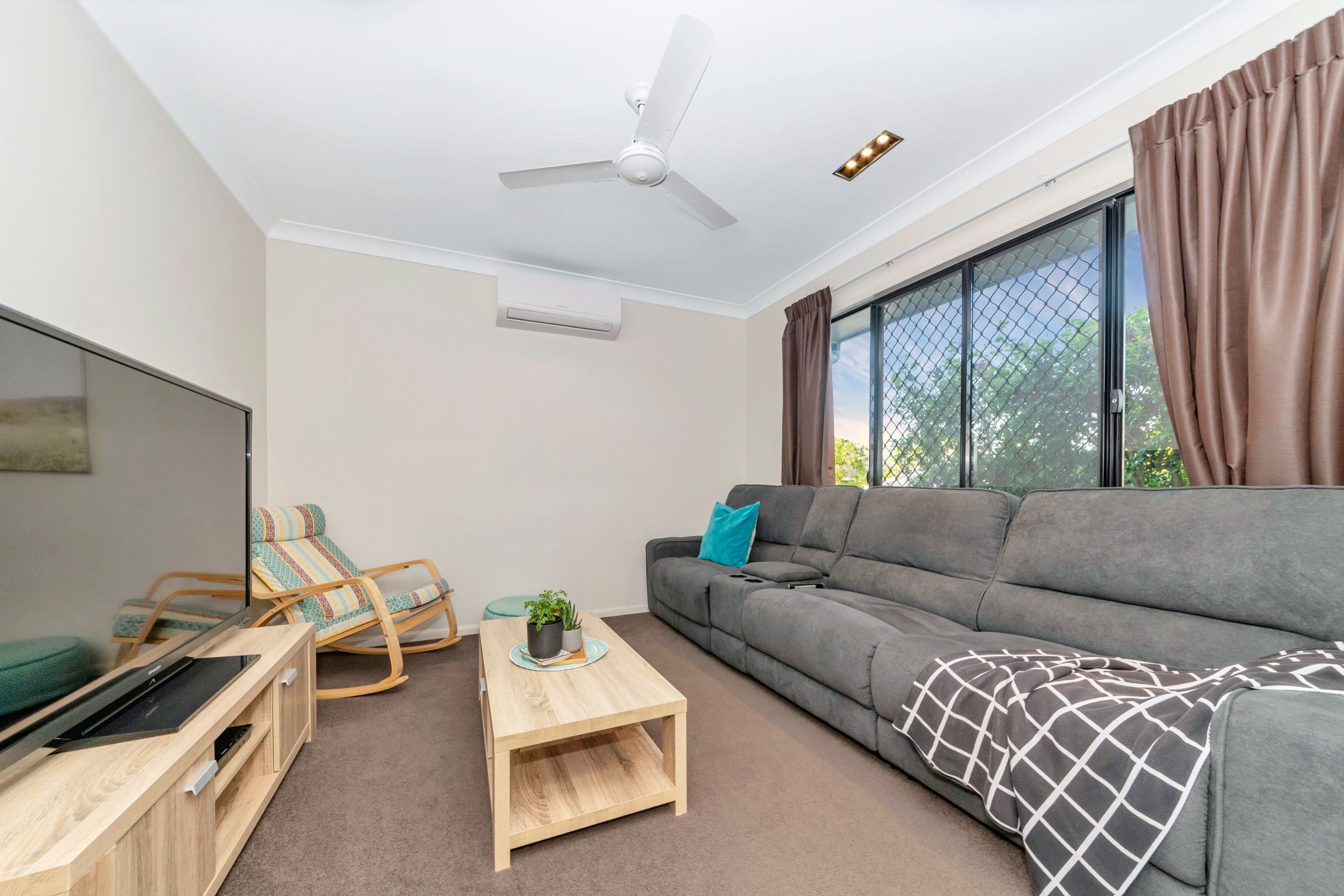 20 Yanooa Court, Bushland Beach, QLD 4818