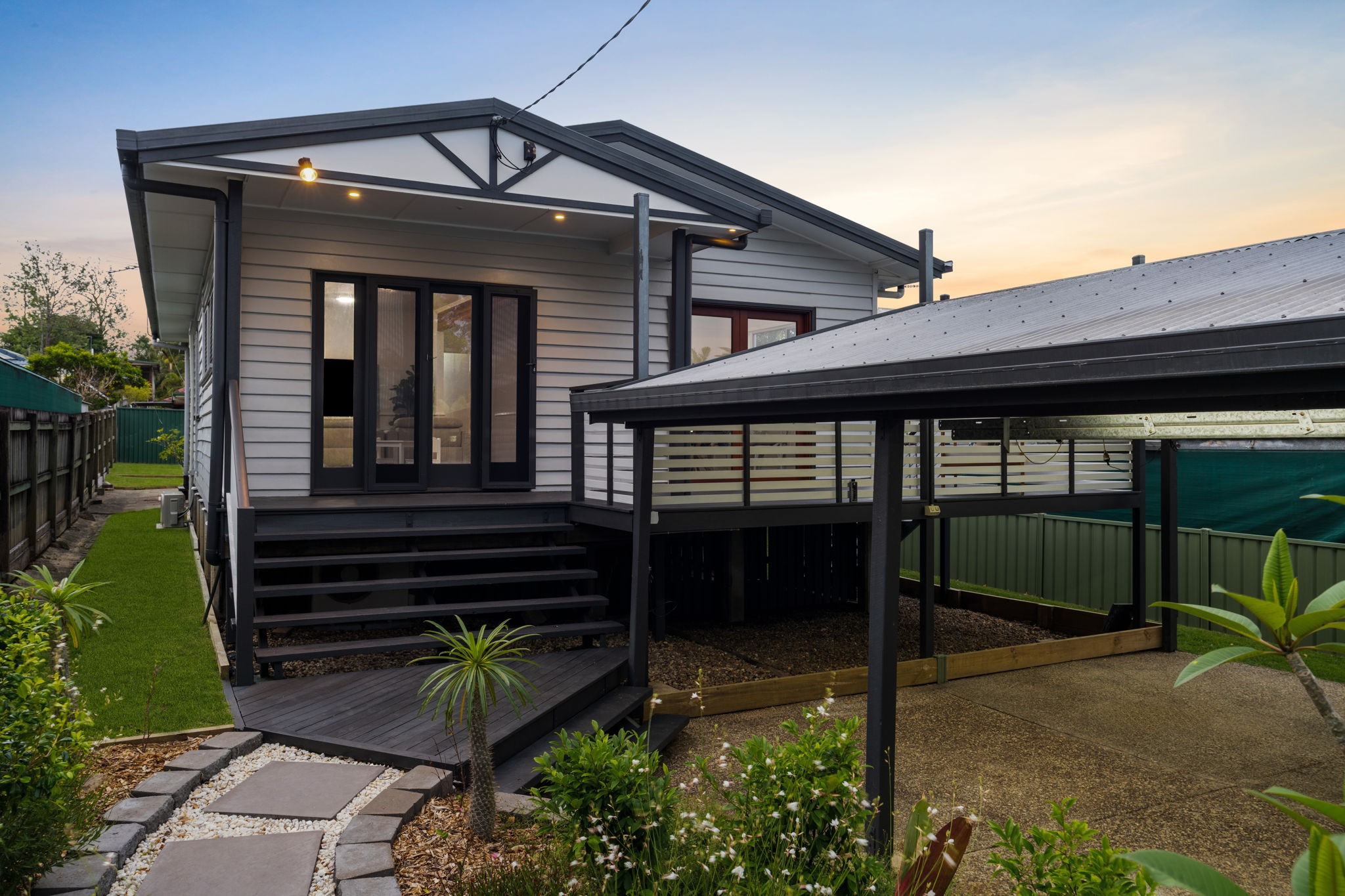 22 Liverpool Street, Eight Mile Plains, QLD 4113