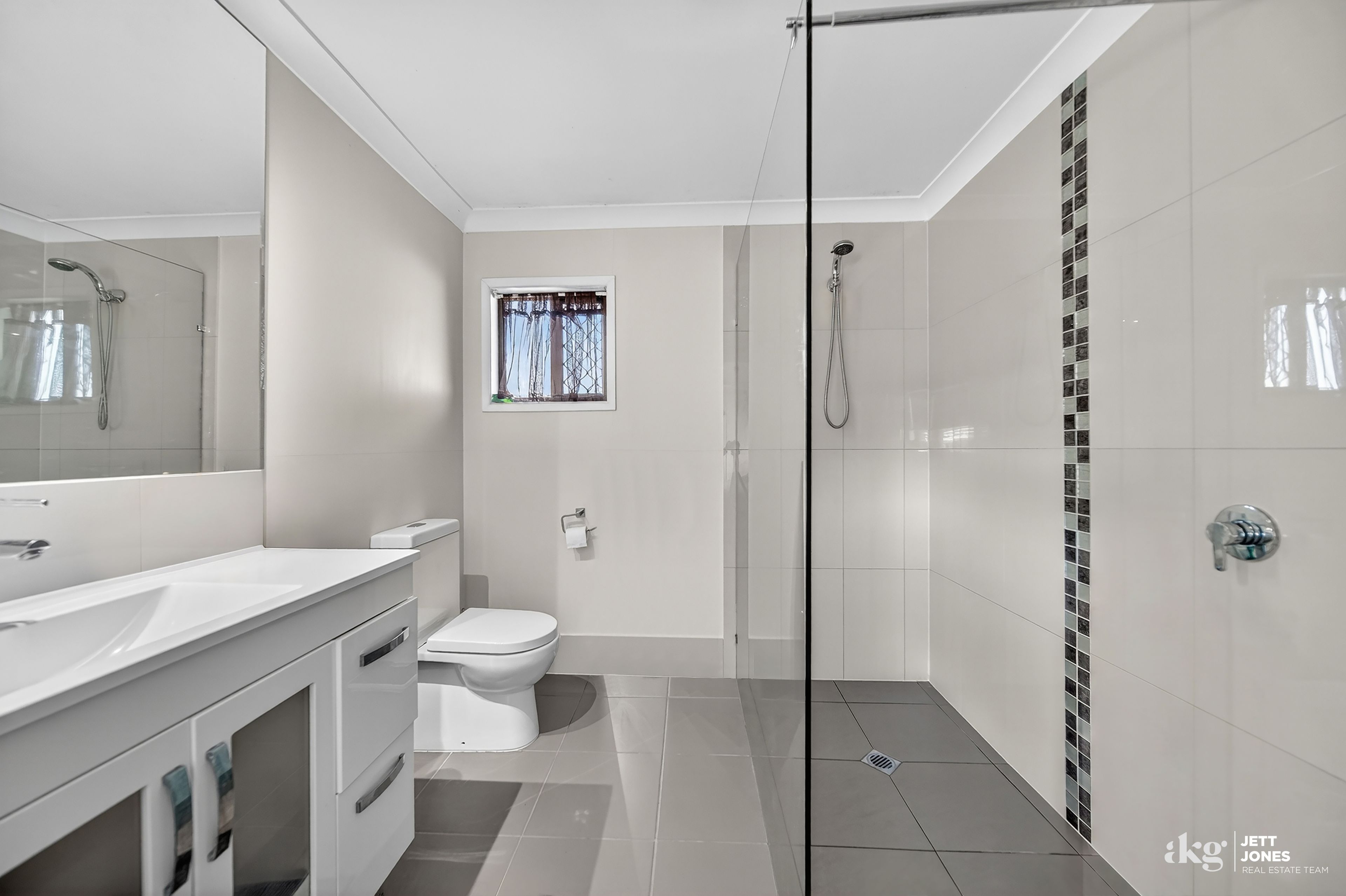 64 Radiata Street — photo 10 of 19