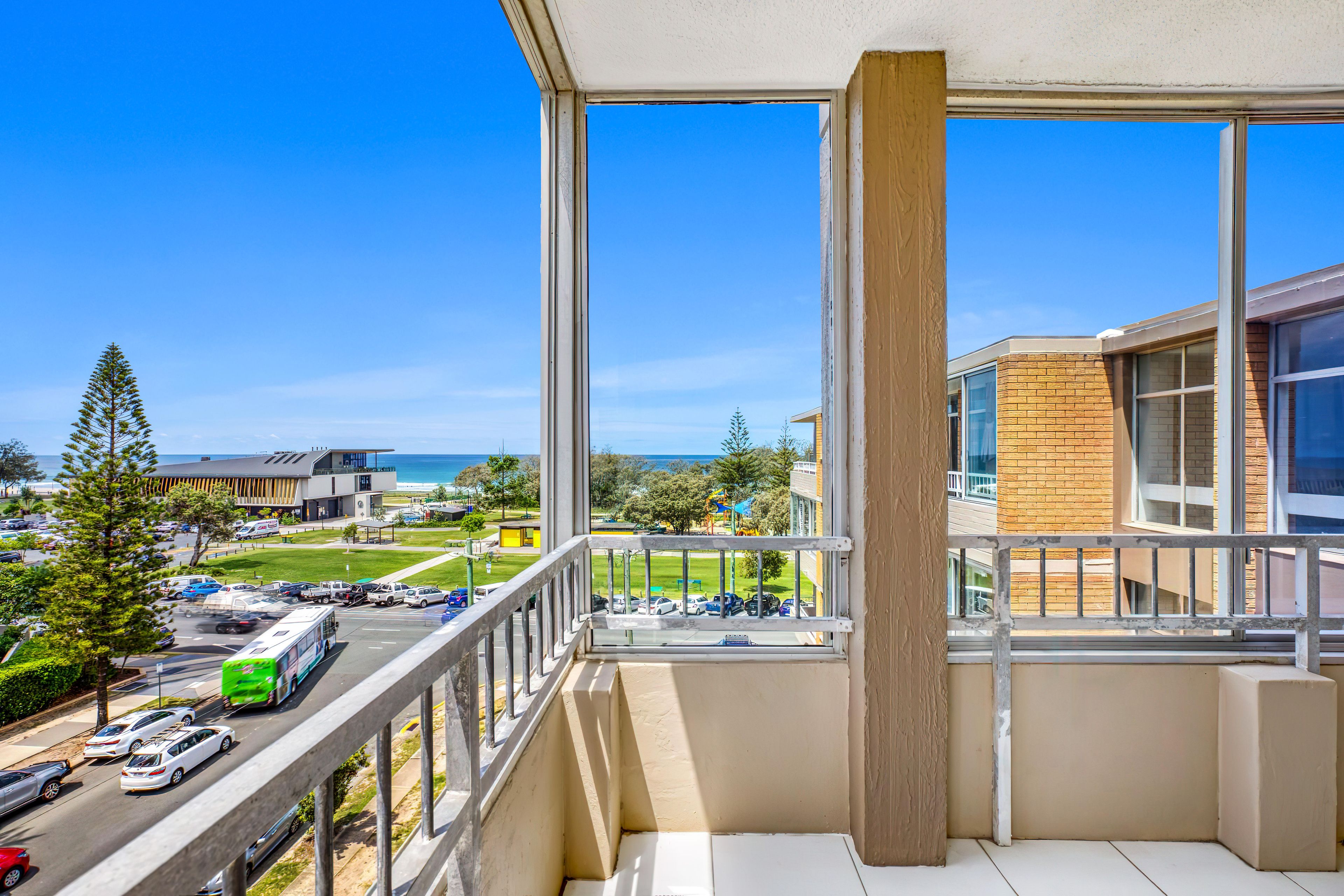 4 Elizabeth Avenue 'Broadbeach Towers', Broadbeach QLD 4218