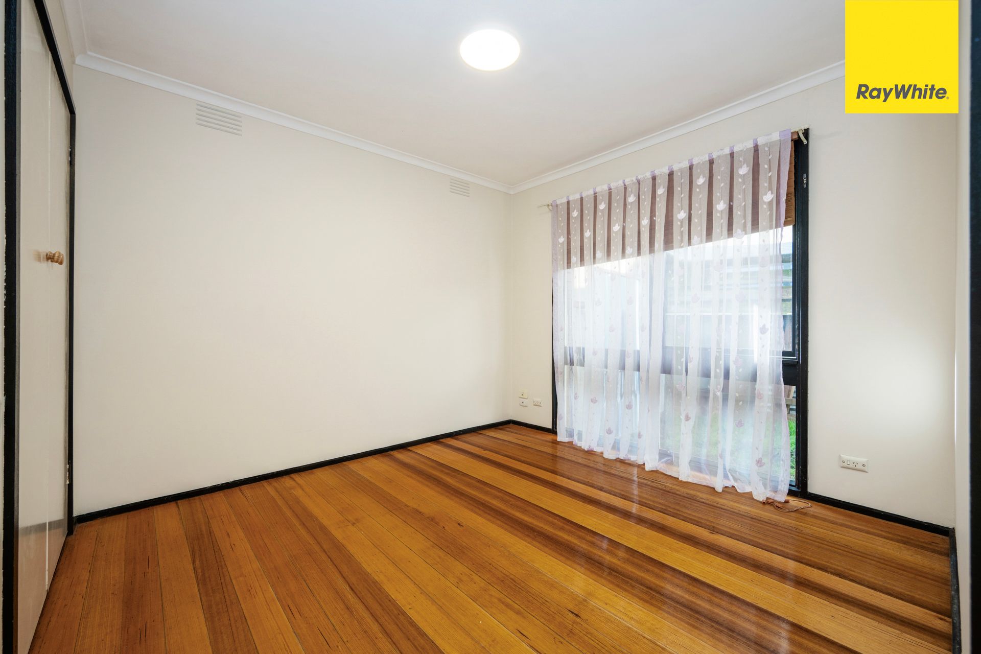 10 Quail Crescent — photo 11 of 20