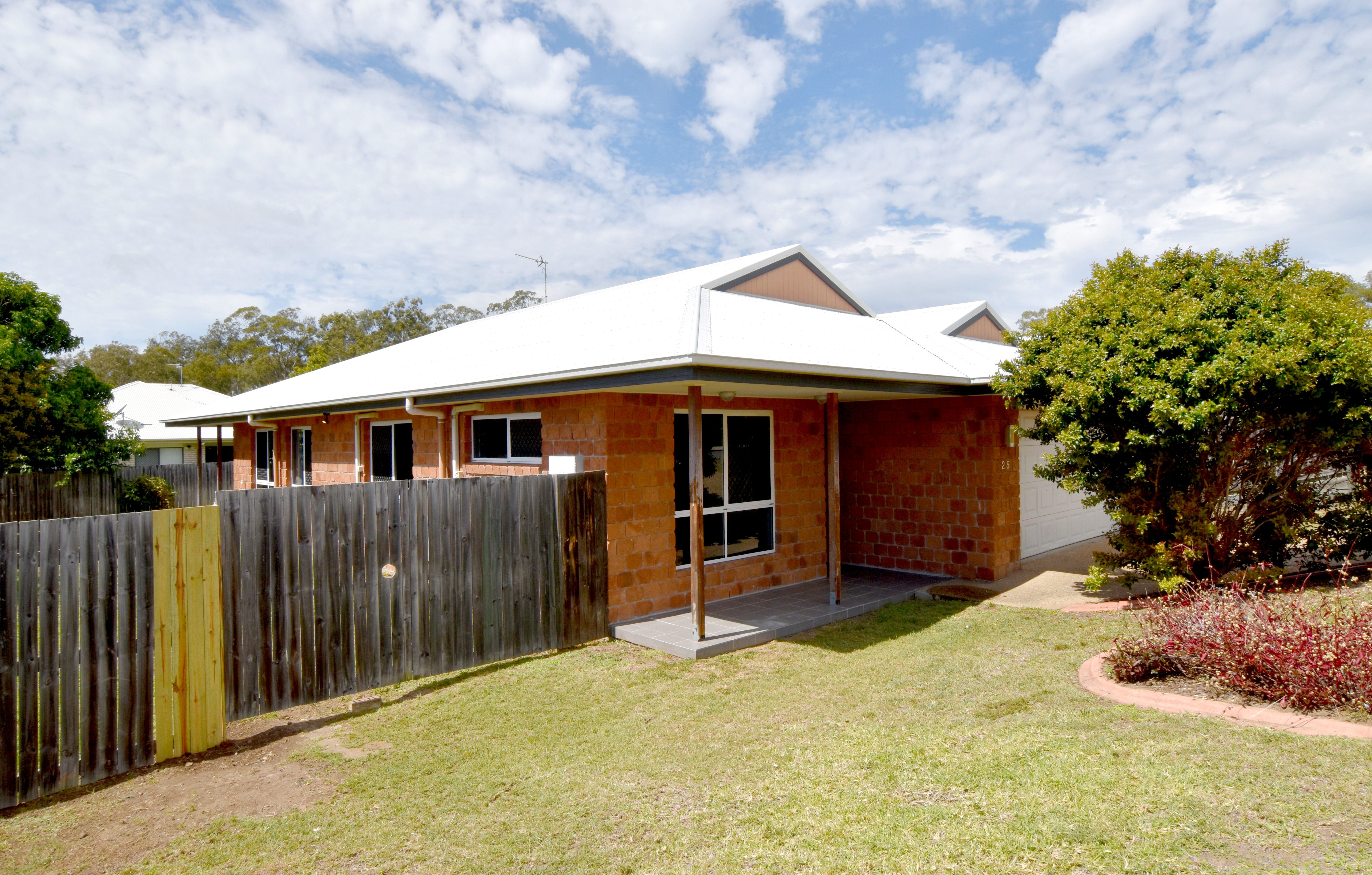 25 Iris Road, Kirkwood, QLD 4680