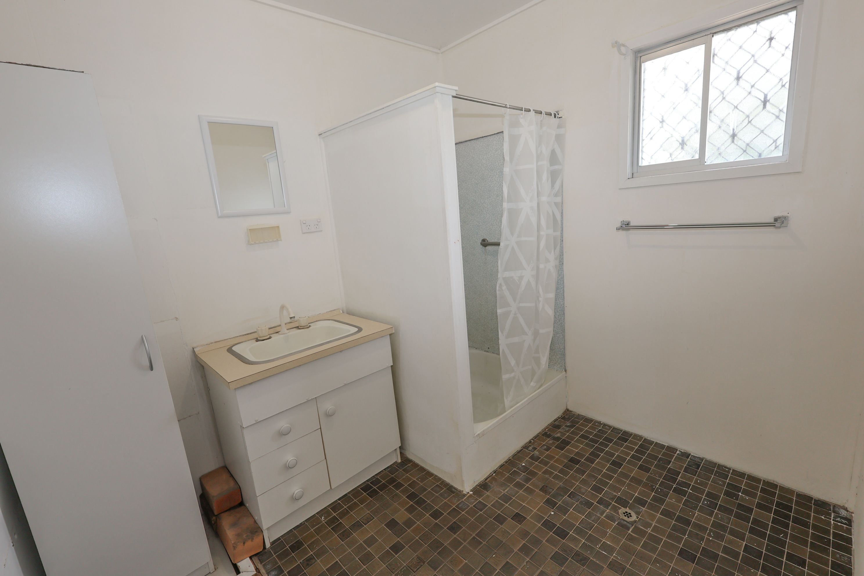 116 Fairford Road — photo 5 of 20