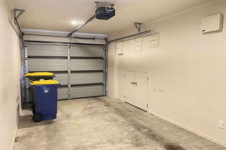 2/2 Swan Hill Drive photo 11
