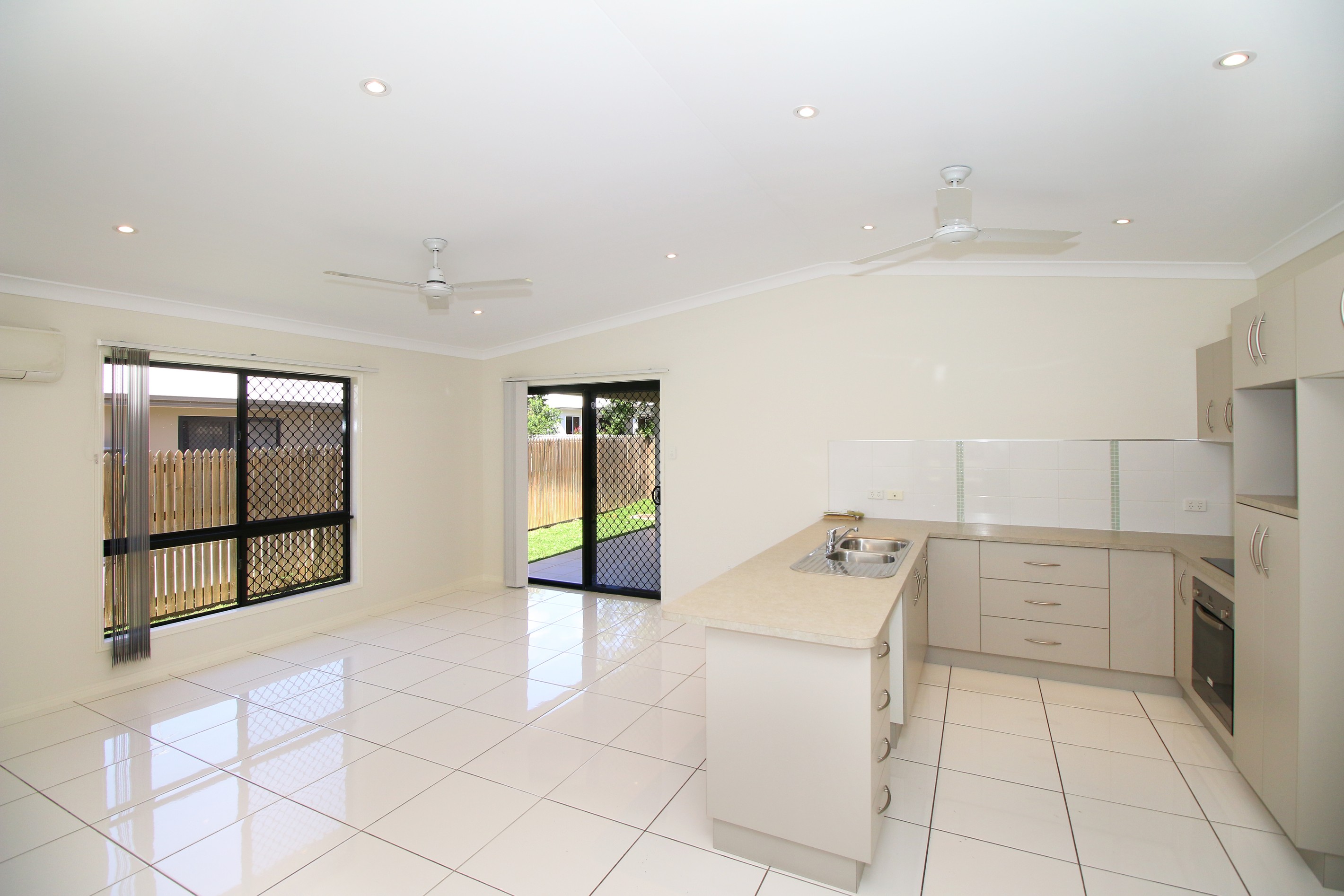 15 Rangeleigh Court, Mount Louisa, QLD 4814