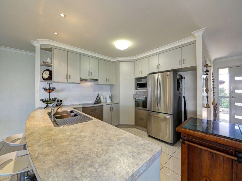 11 Wearing Road, Bargara, QLD 4670