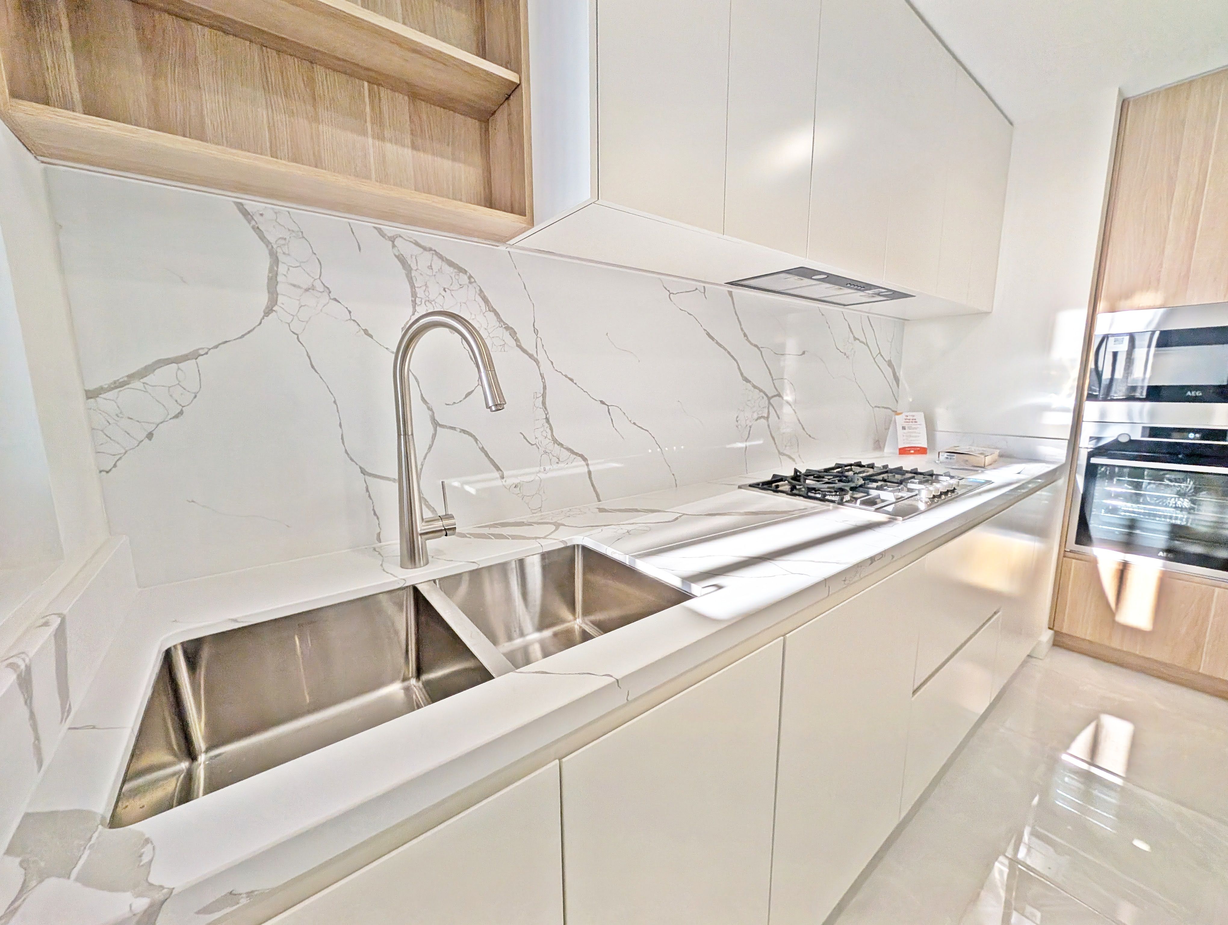 3 Bedroom Units/27-33 Ascot Street — photo 4 of 23