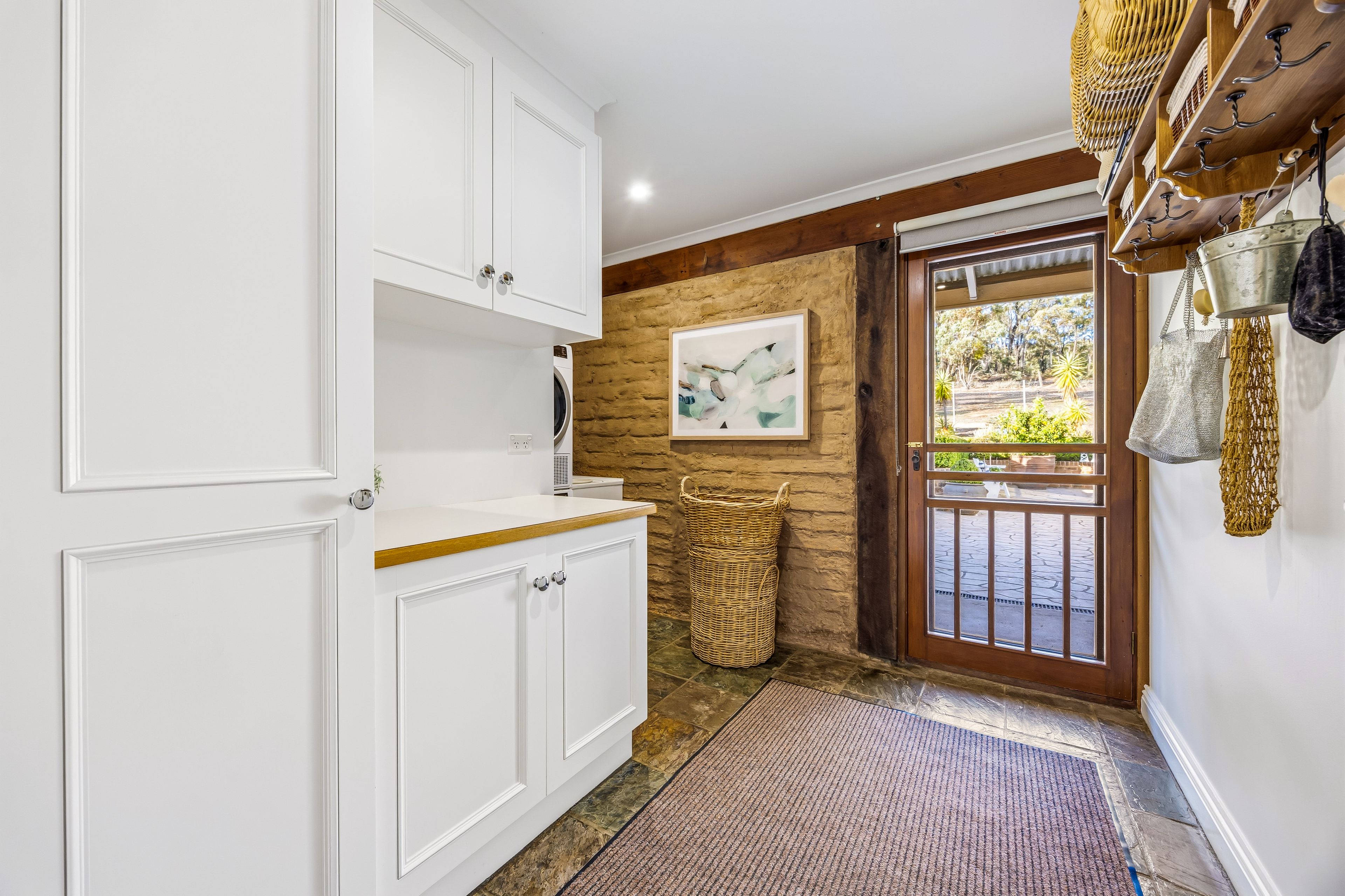 6820 Pyrenees Highway — photo 12 of 30