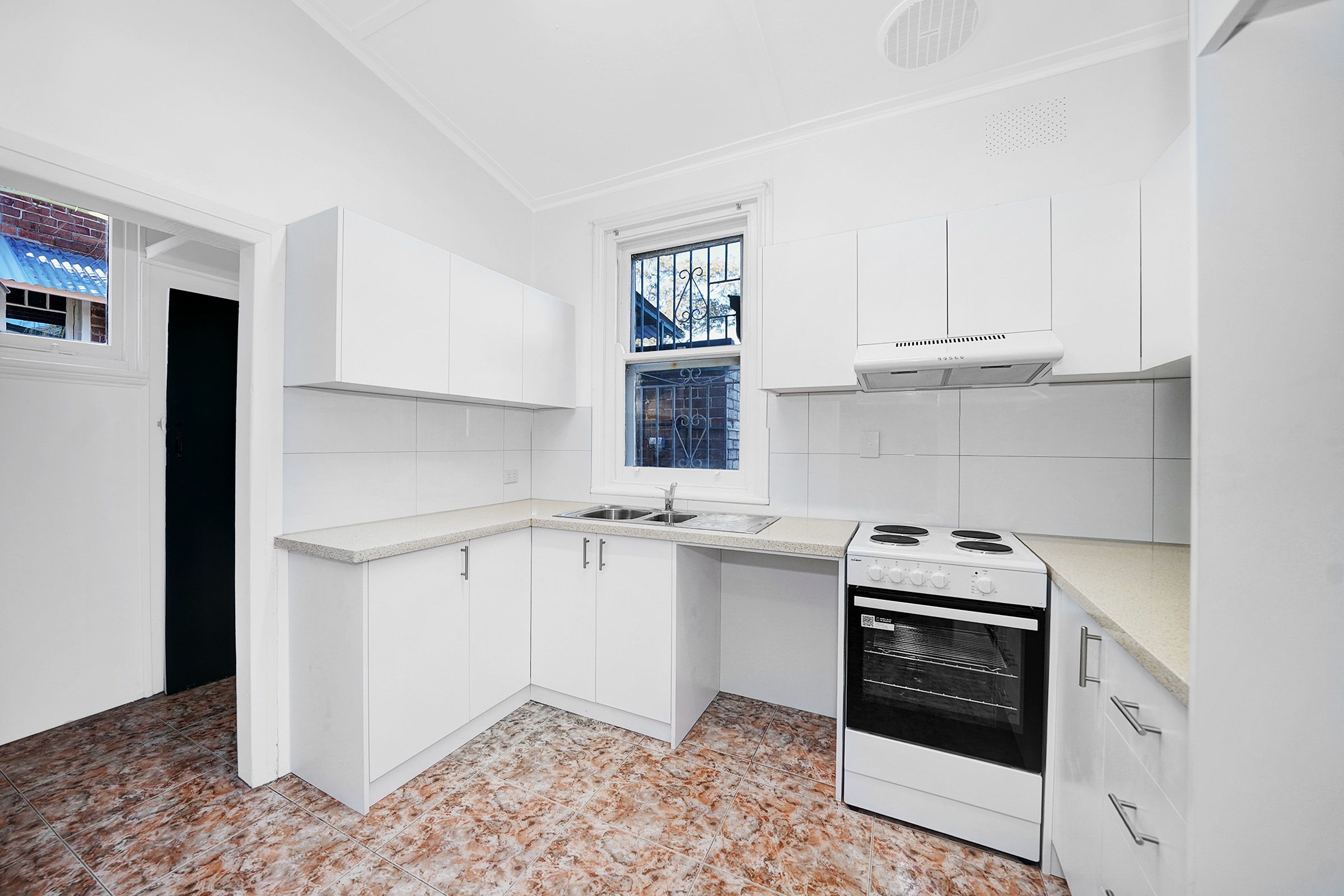 6A Miller Street — photo 3 of 5