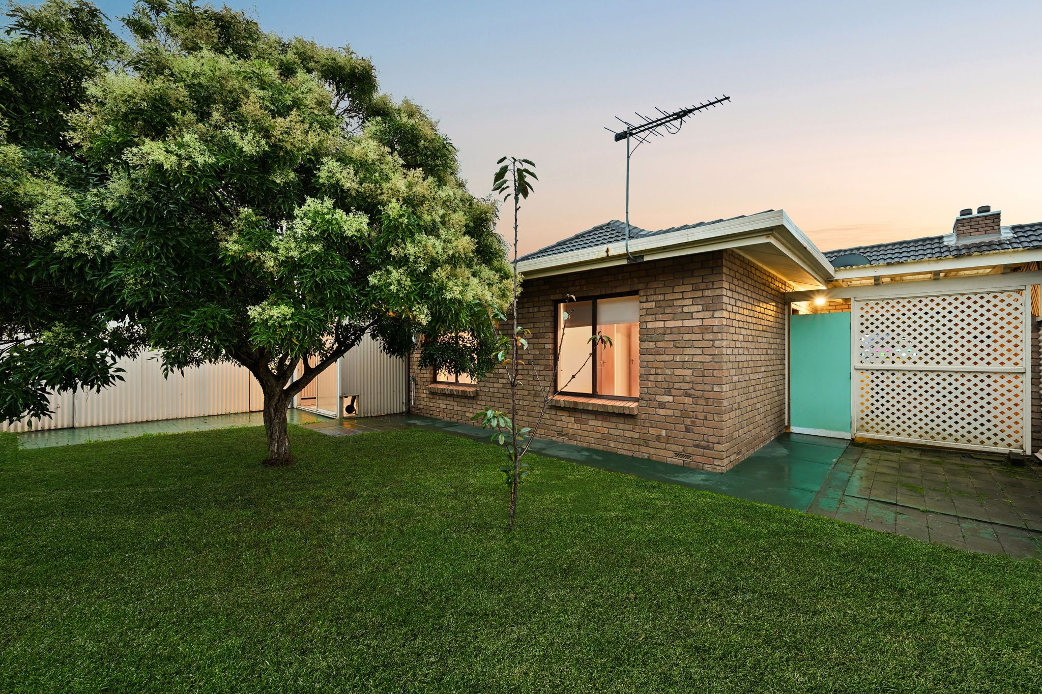 2/2 Anglers Court — photo 22 of 23