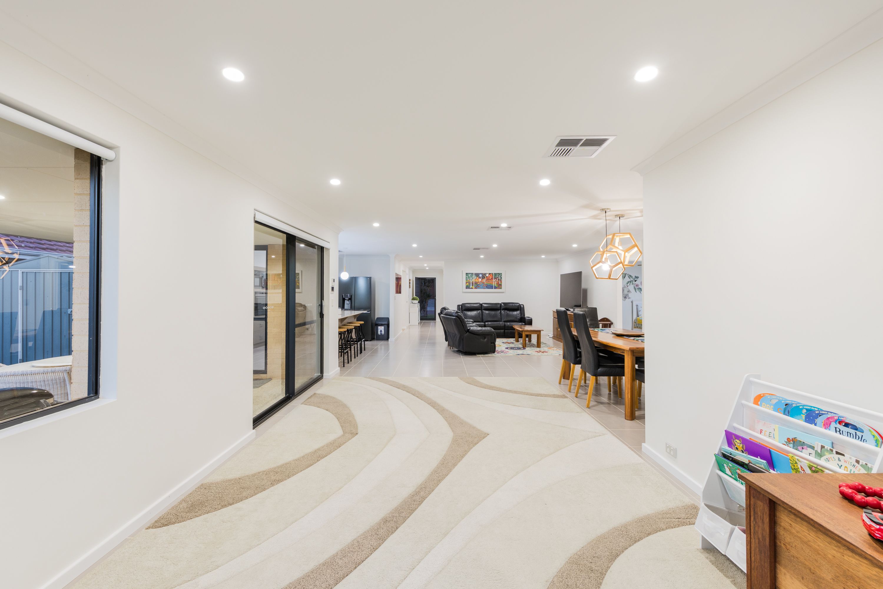 18 Hoffman Way — photo 12 of 26